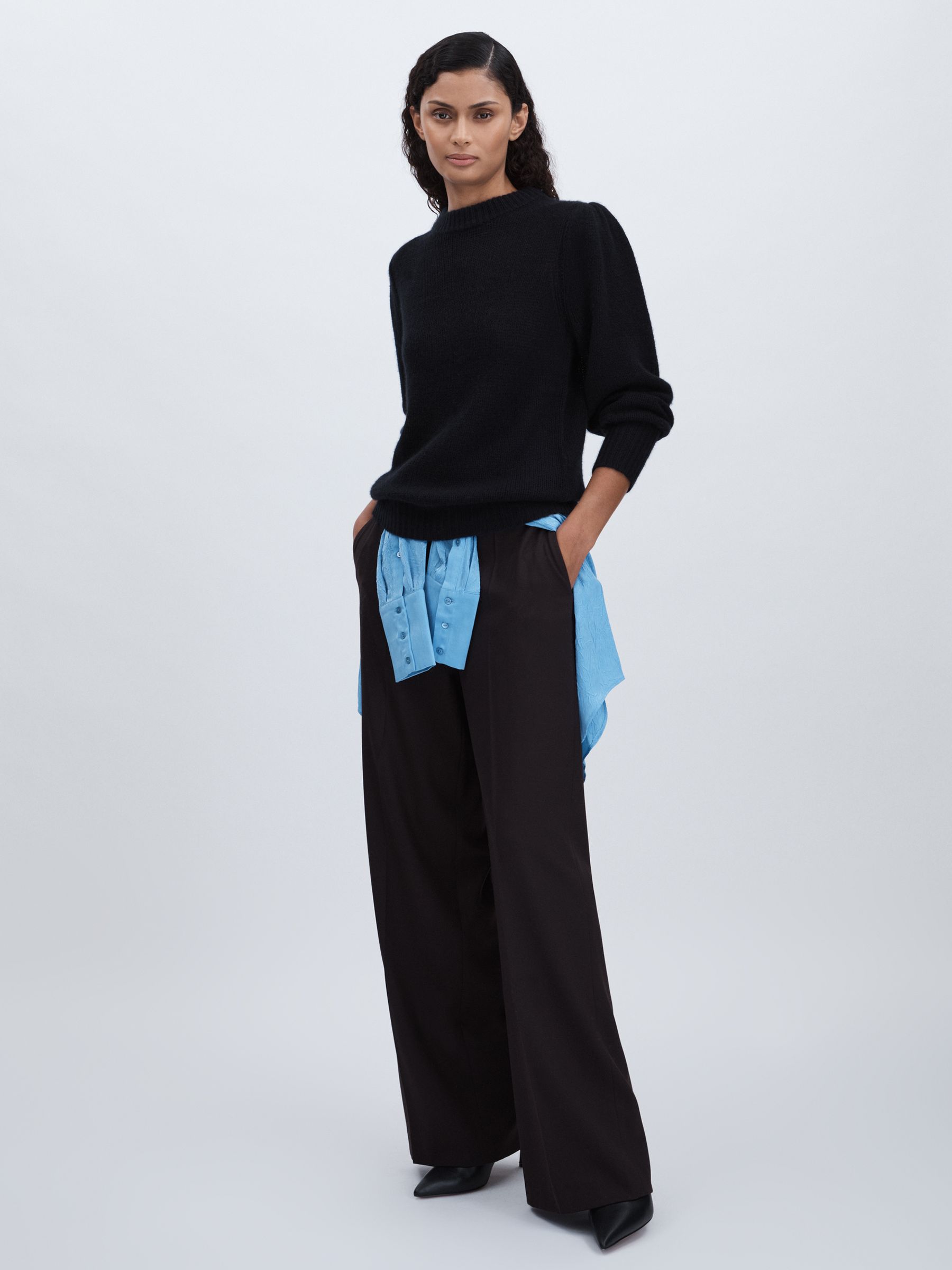 Cashmere Crew Neck Jumper in Navy - Image 5 of 6