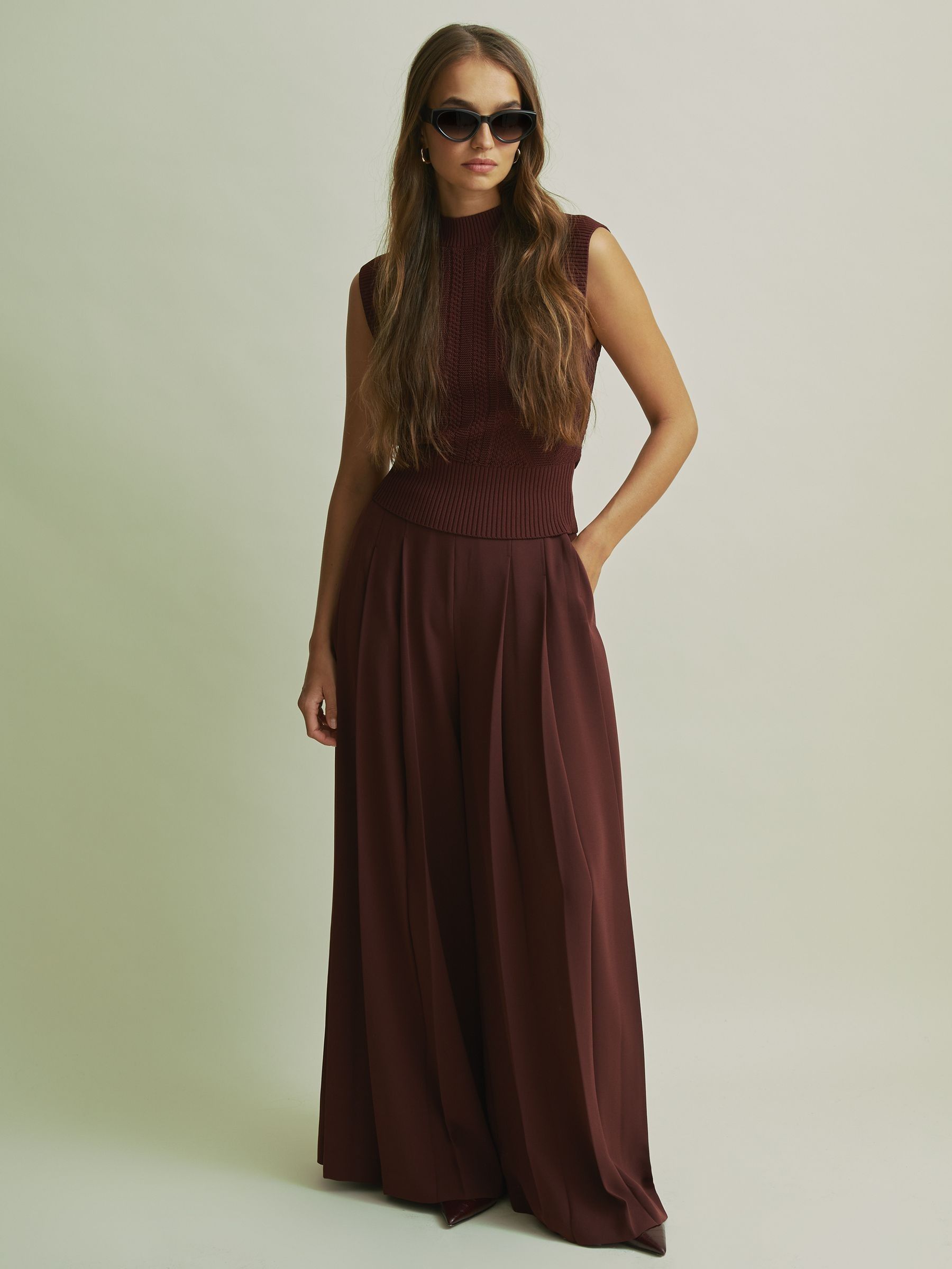 Florere Burgundy Knitted Cropped Vest in Burgundy - Image 5 of 6