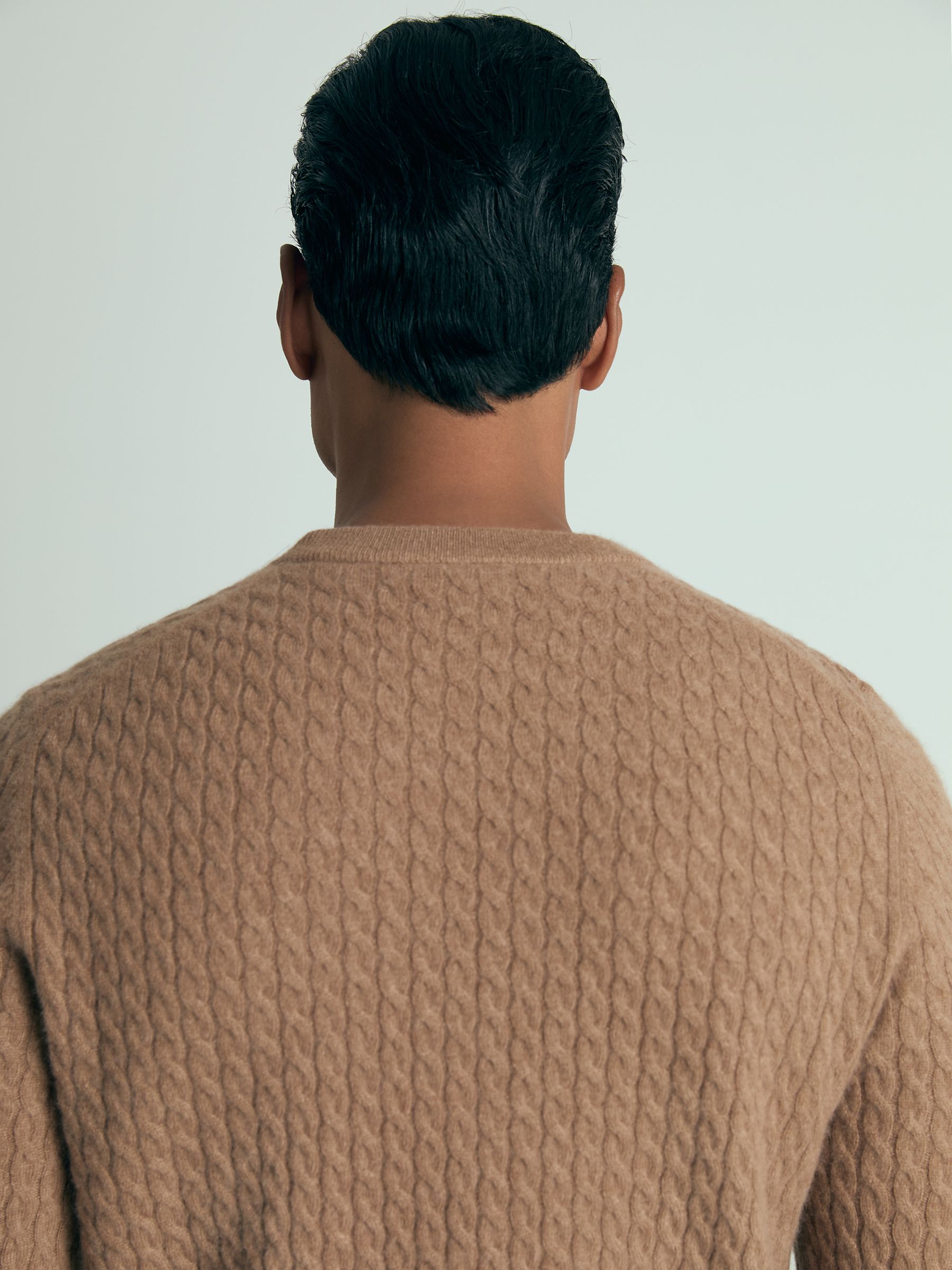 Atelier Cashmere Cable-Knit Crew-Neck Jumper in Camel Melange - Image 5 of 7