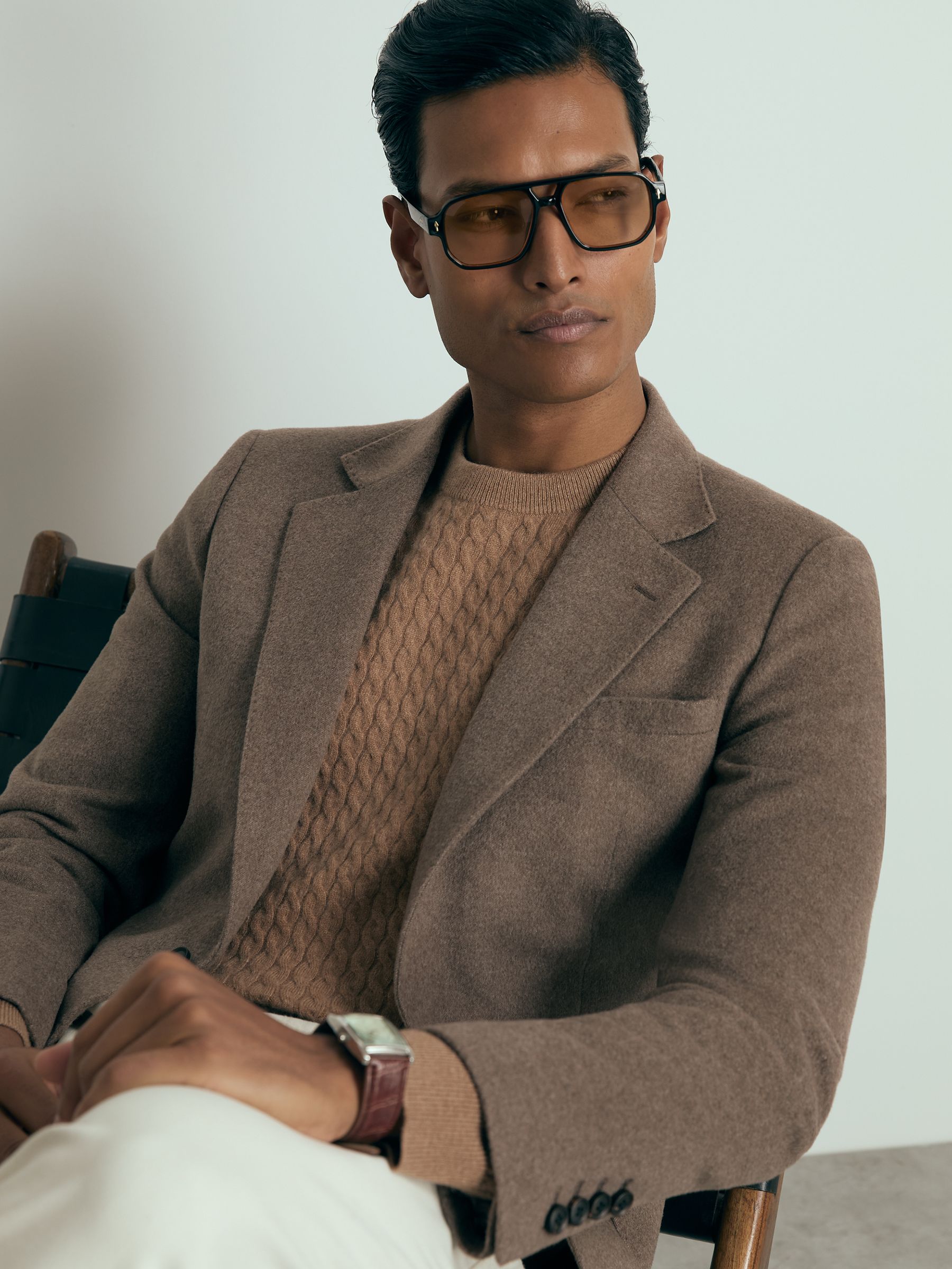 Atelier Cashmere Cable-Knit Crew-Neck Jumper in Camel Melange - Image 6 of 7