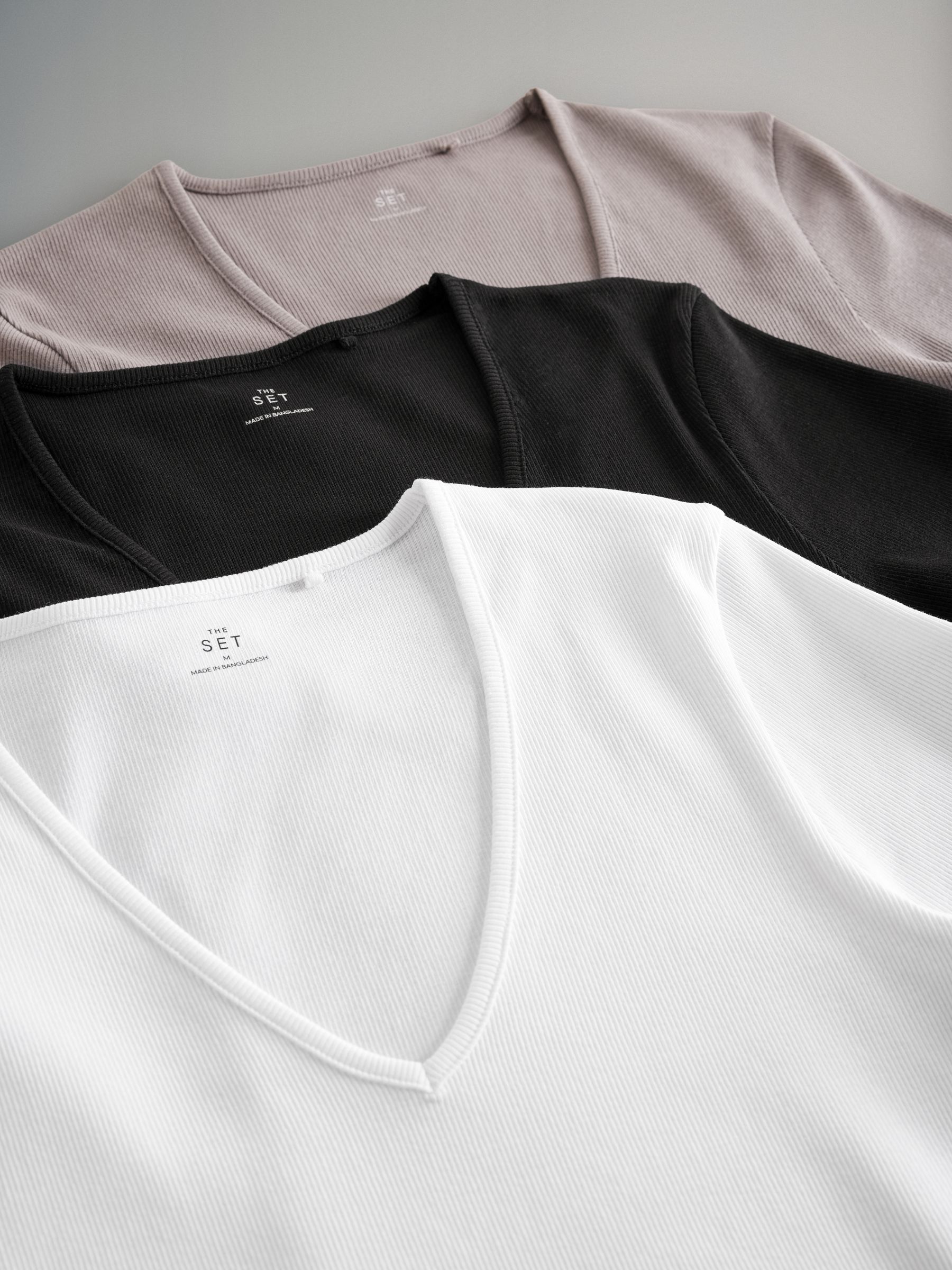 3 Pack Ribbed V-Neck Short Sleeved T-Shirts - Image 5 of 6