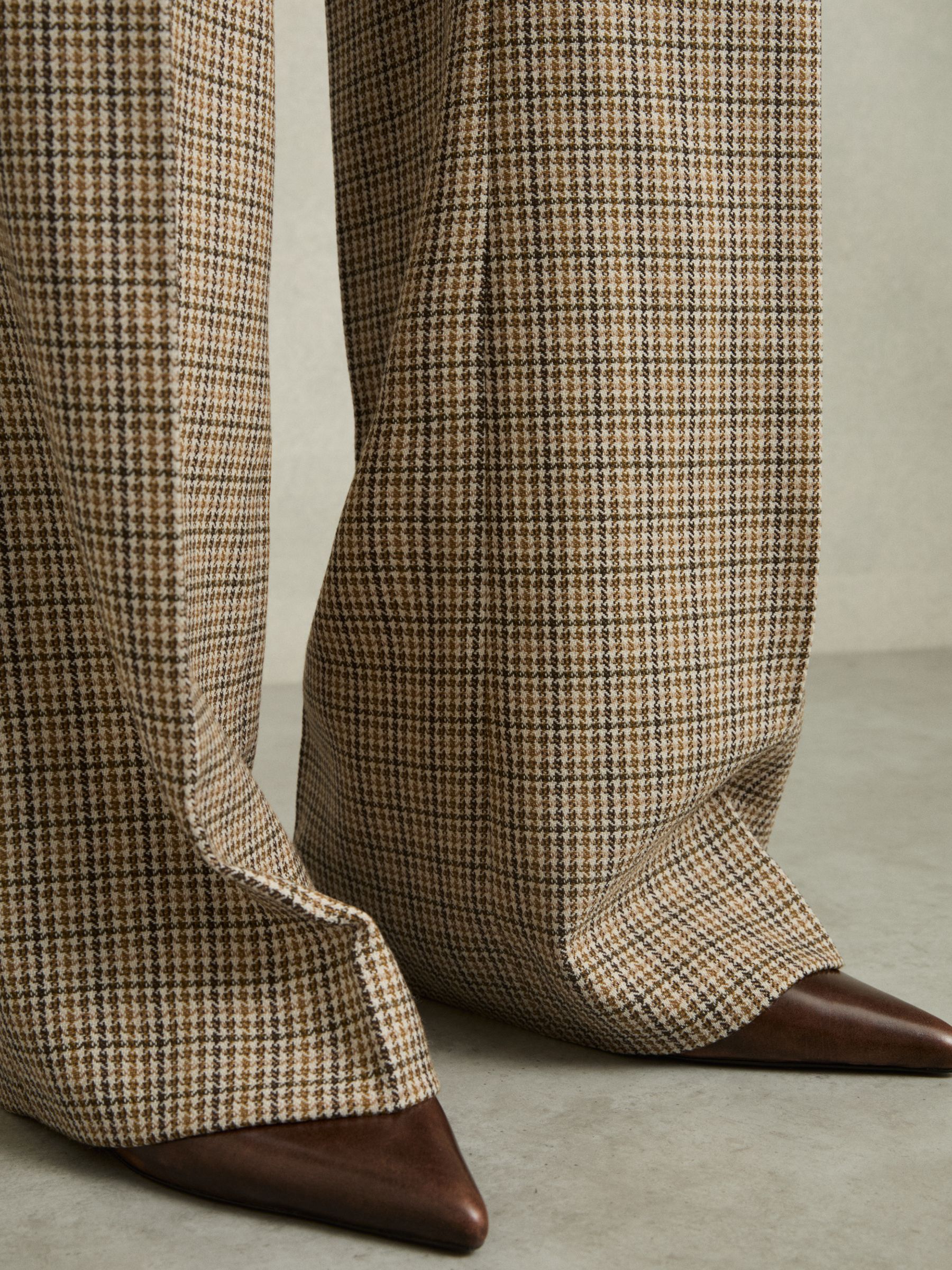 Reiss Petite Wool Wide-Leg Houndstooth-Check Trousers in Brown  display picture 1