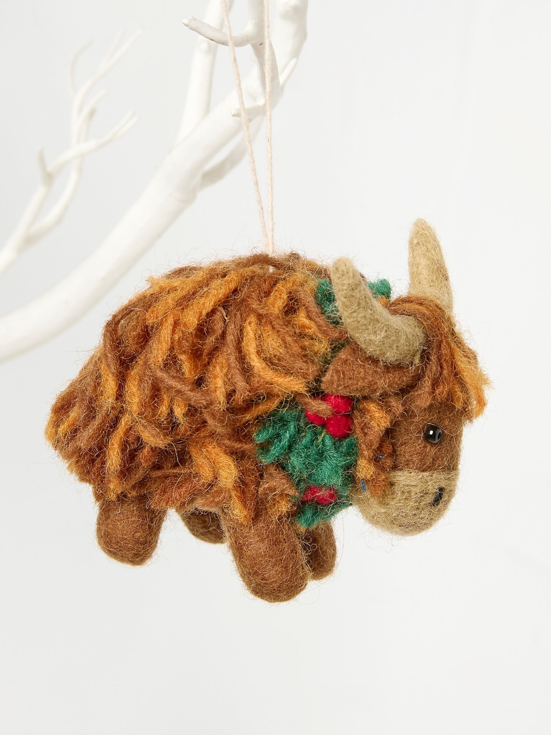 Brown Hettie Highland Cow Christmas Decoration - Image 2 of 2 Brown Hettie Highland Cow Christmas Decoration - Image 2 of 2