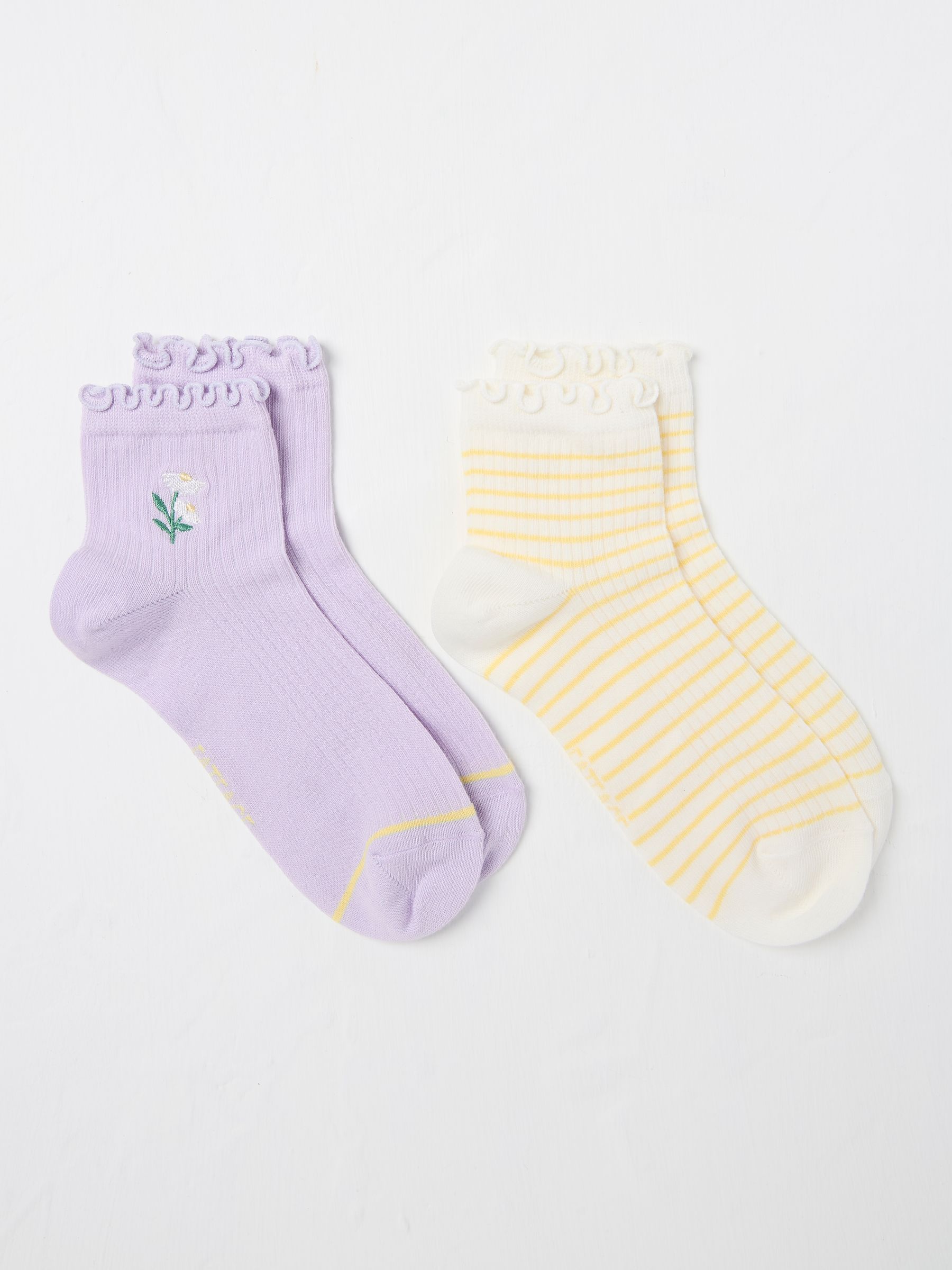 Purple Daisy 2 Pack Women's Ankle Socks - Image 1 of 2