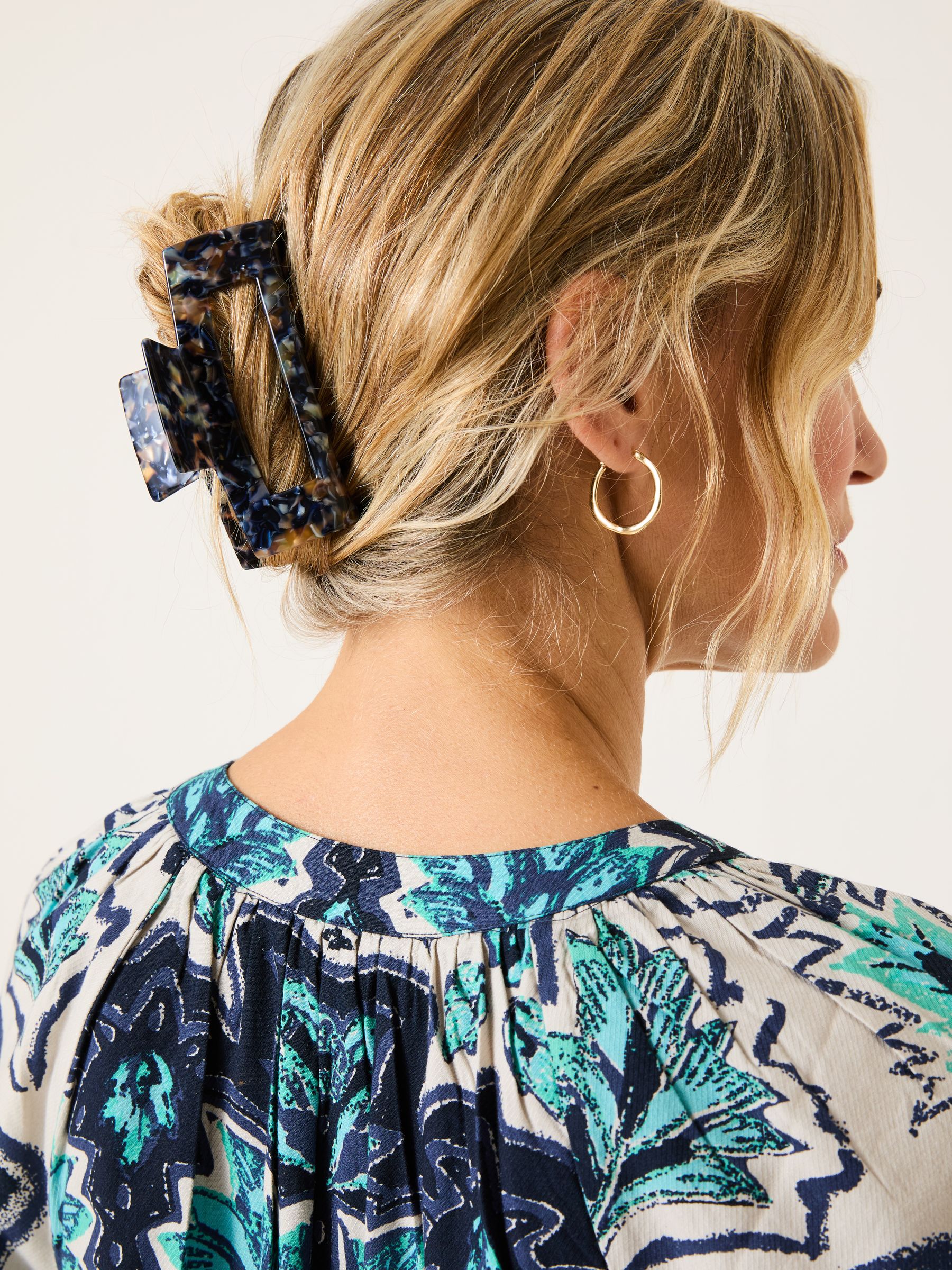 Navy Claw Clip - Image 3 of 3