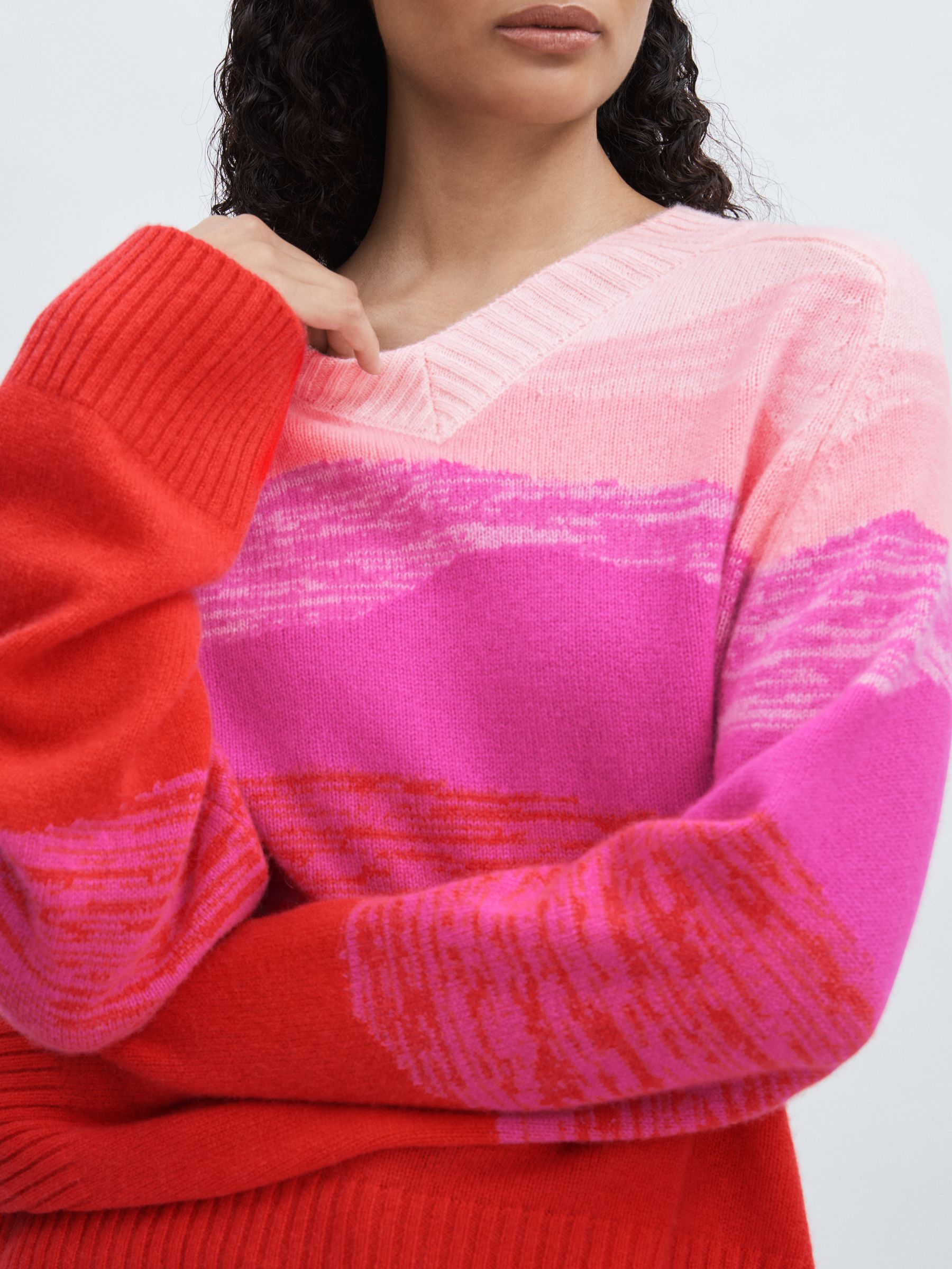 Crush Collection 100% Cashmere Gradient V-Neck Jumper in Red/Cream - Image 4 of 6
