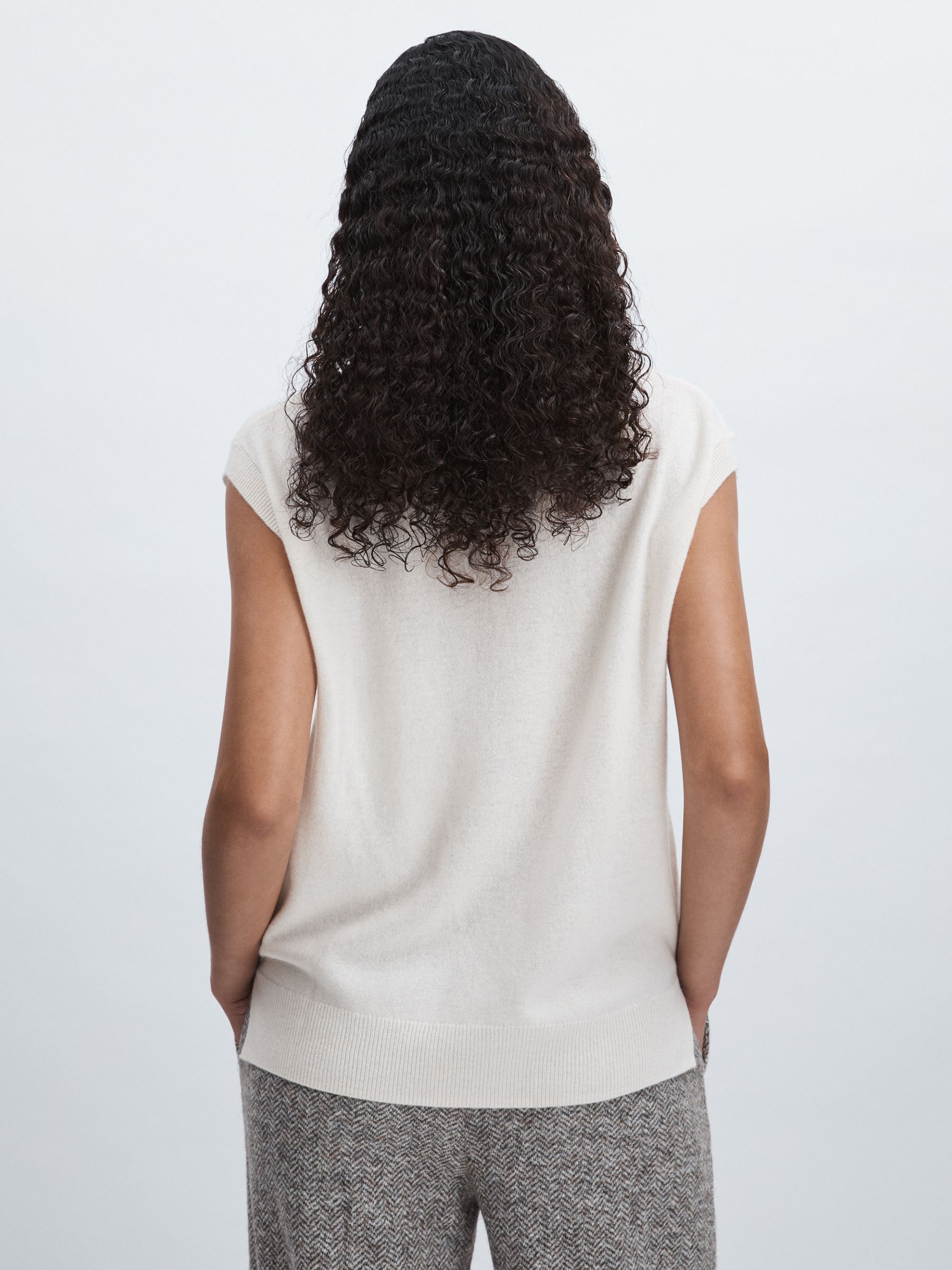 Crush Collection 100% Cashmere Crew-Neck Tank in White - Image 5 of 6