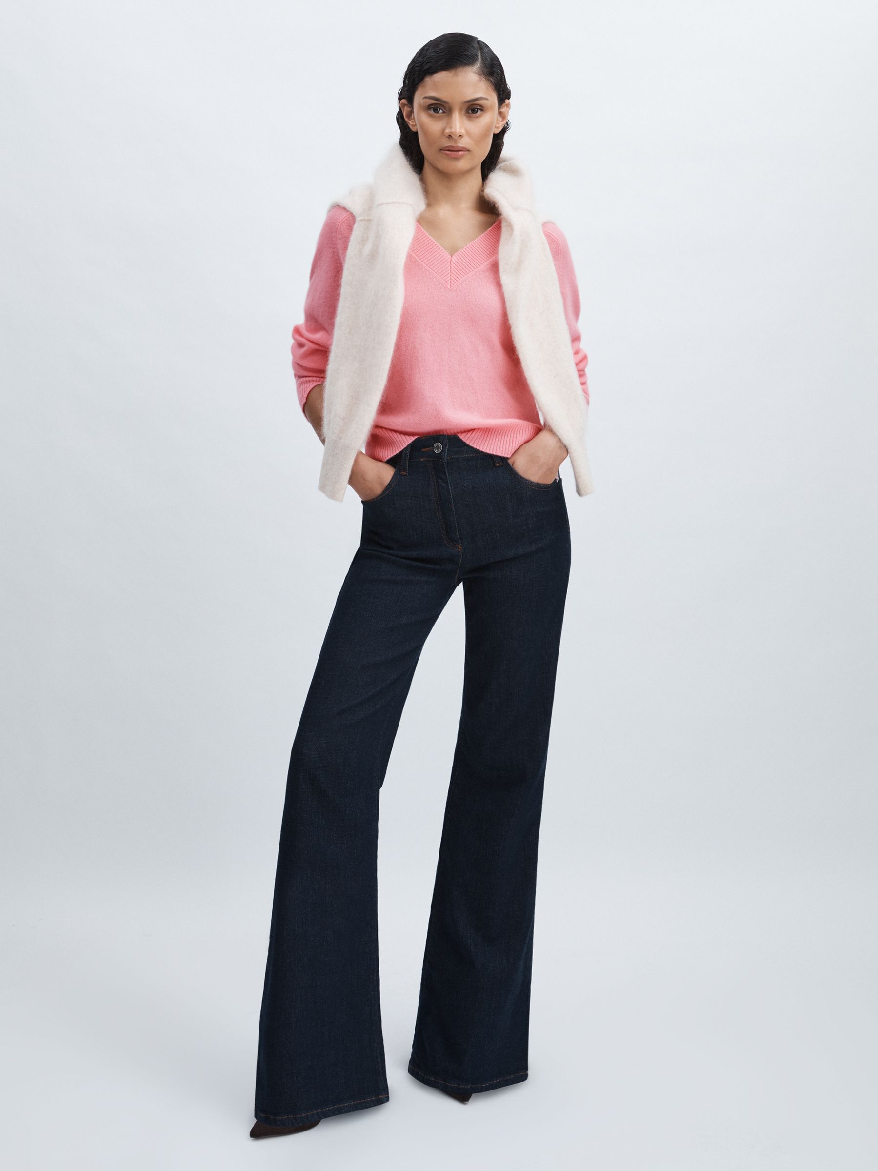 Crush Collection 100% Cashmere V-Neck Jumper in Bubblegum - Image 3 of 6