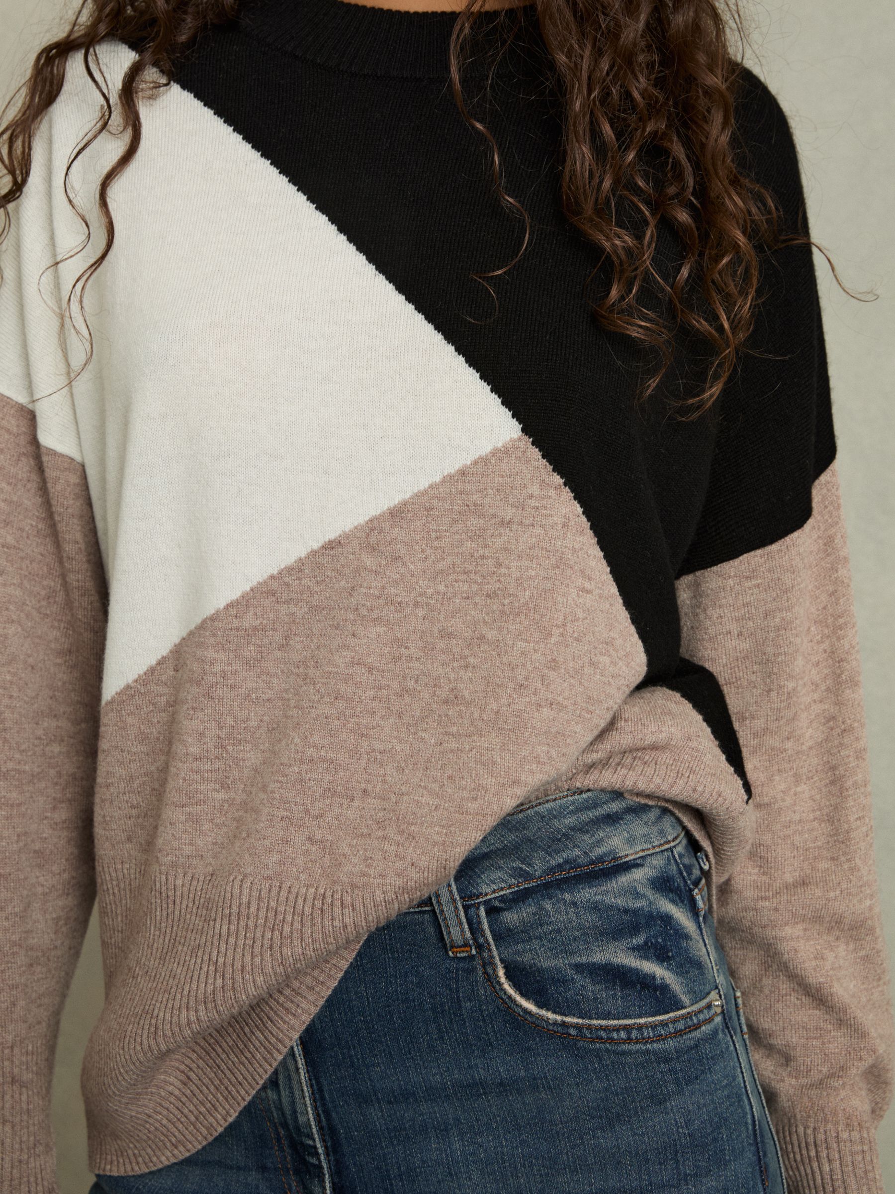 Geometric Colour-Block Jumper With Wool And Cashmere in Camel/Black - Image 4 of 6