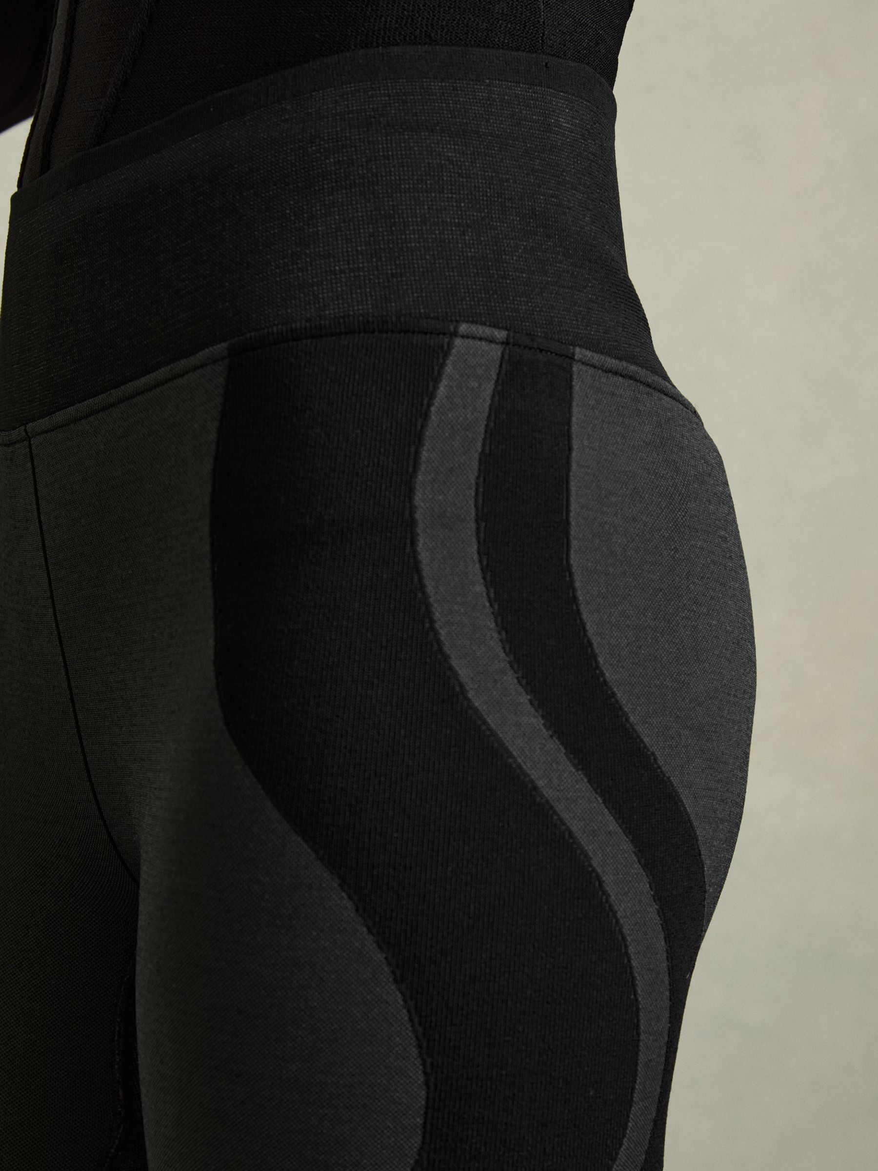 Wave-Stripe High-Rise Leggings in Black - Image 4 of 7