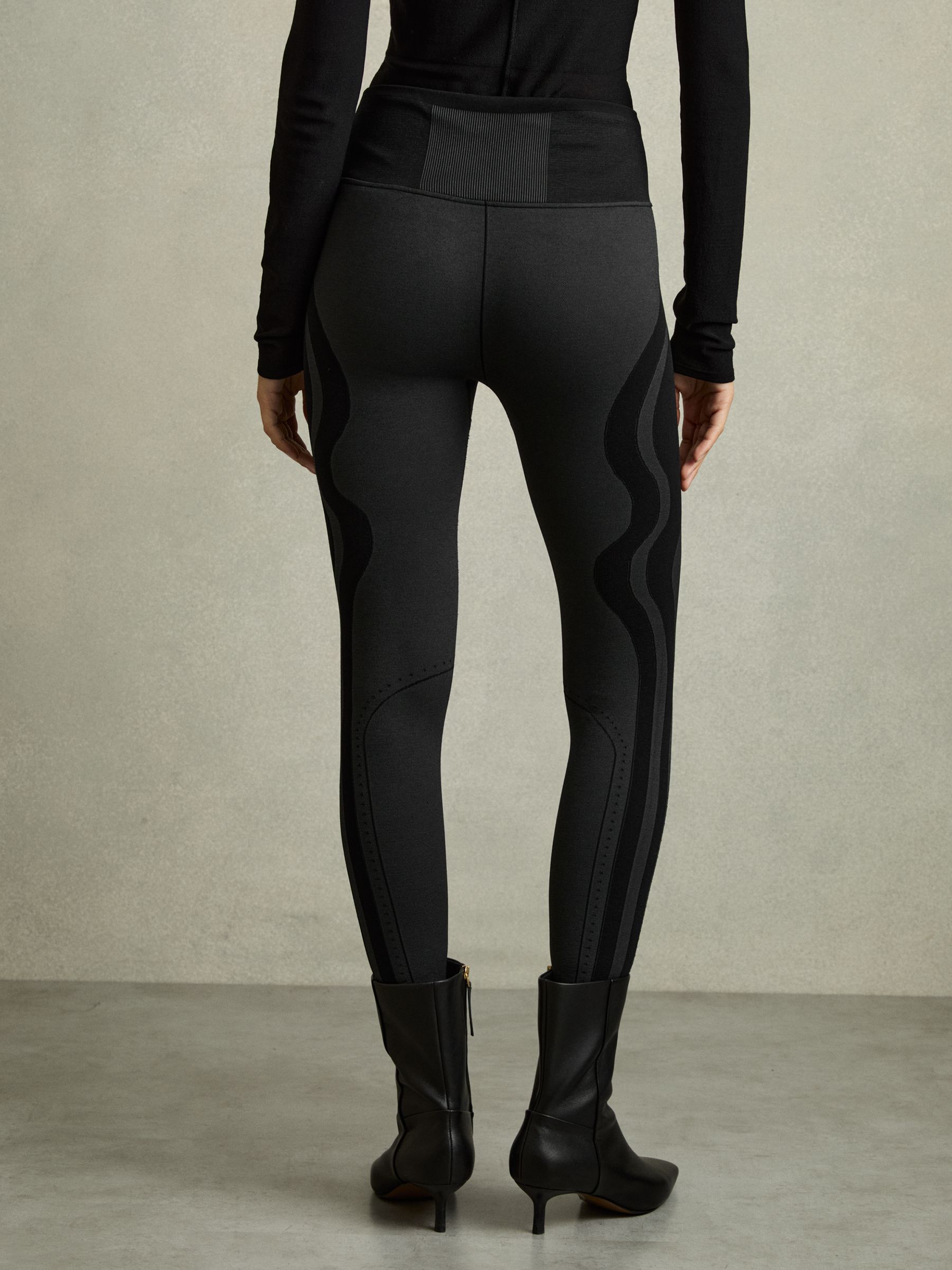 Wave-Stripe High-Rise Leggings in Black - Image 5 of 7