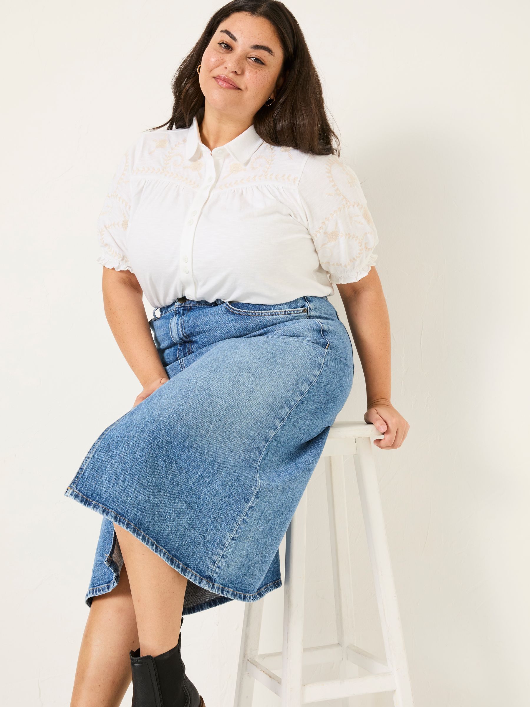 White Embroidered Short Sleeve Jersey Shirt - Image 9 of 10