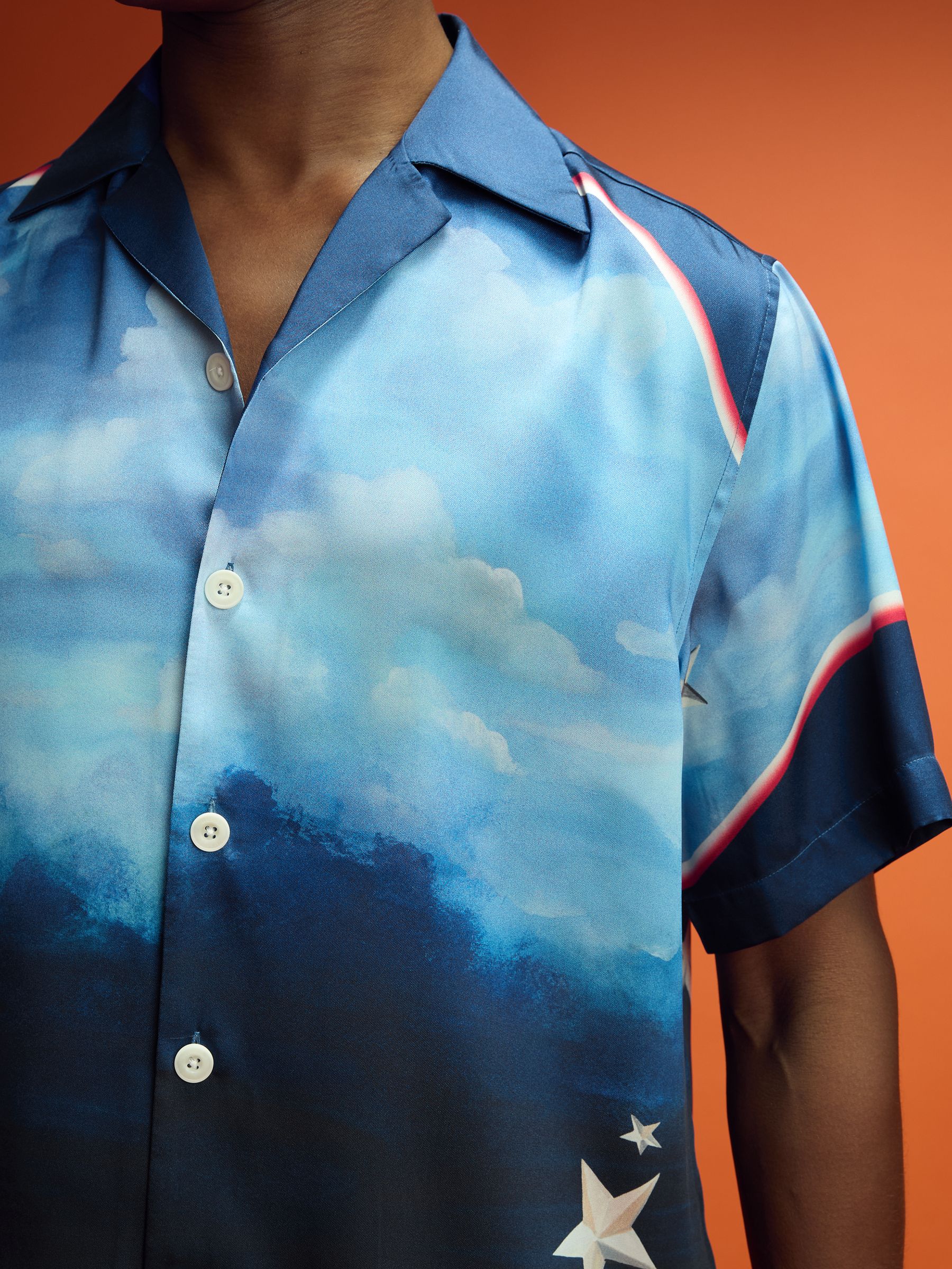 McLaren F1 Austin Exclusive Cuban-Collar Shirt in Blue Multi - Image 4 of 6