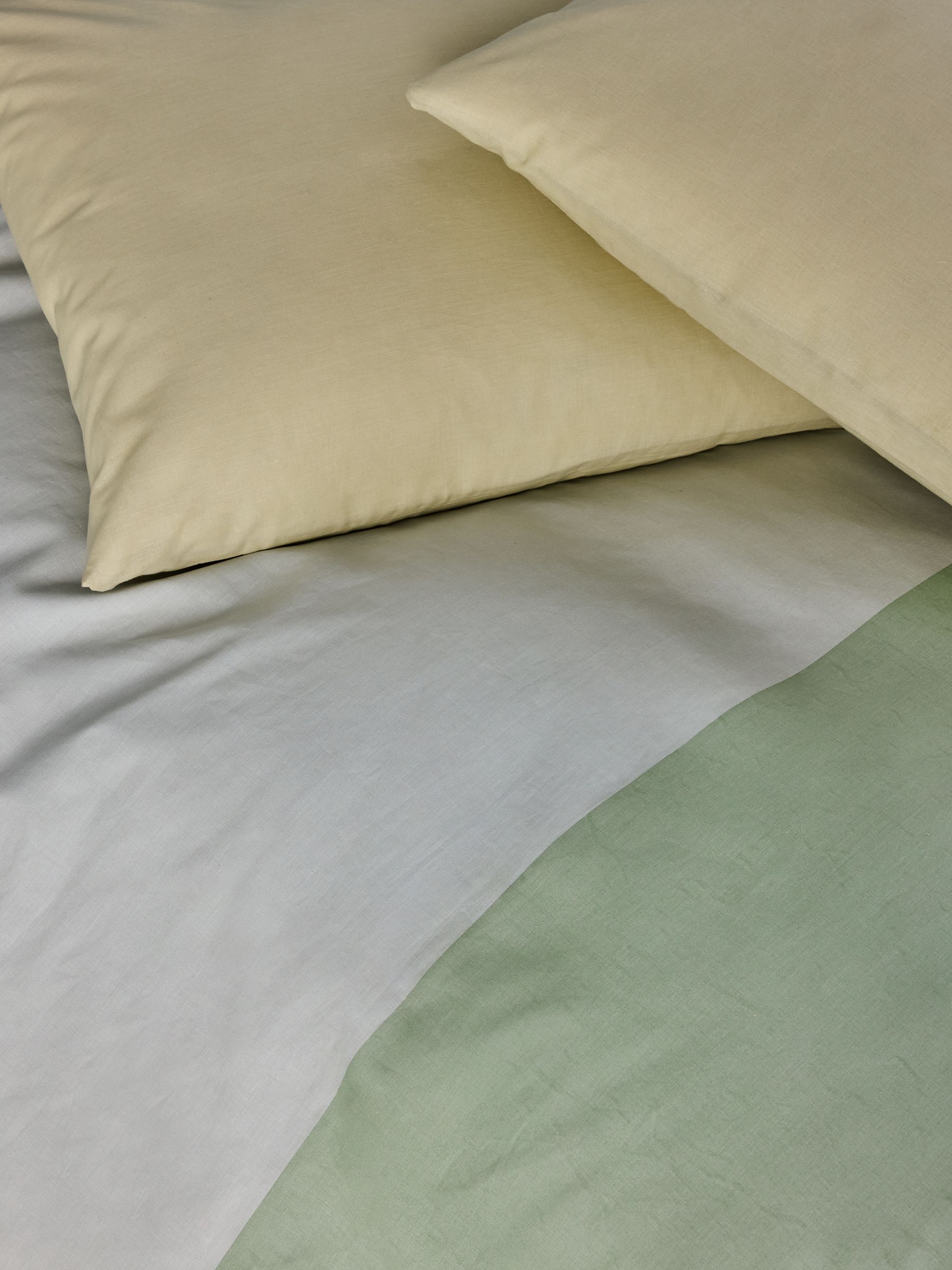 Marin 100% Cotton Duvet Cover and Pillowcase Set in Green - Image 2 of 3