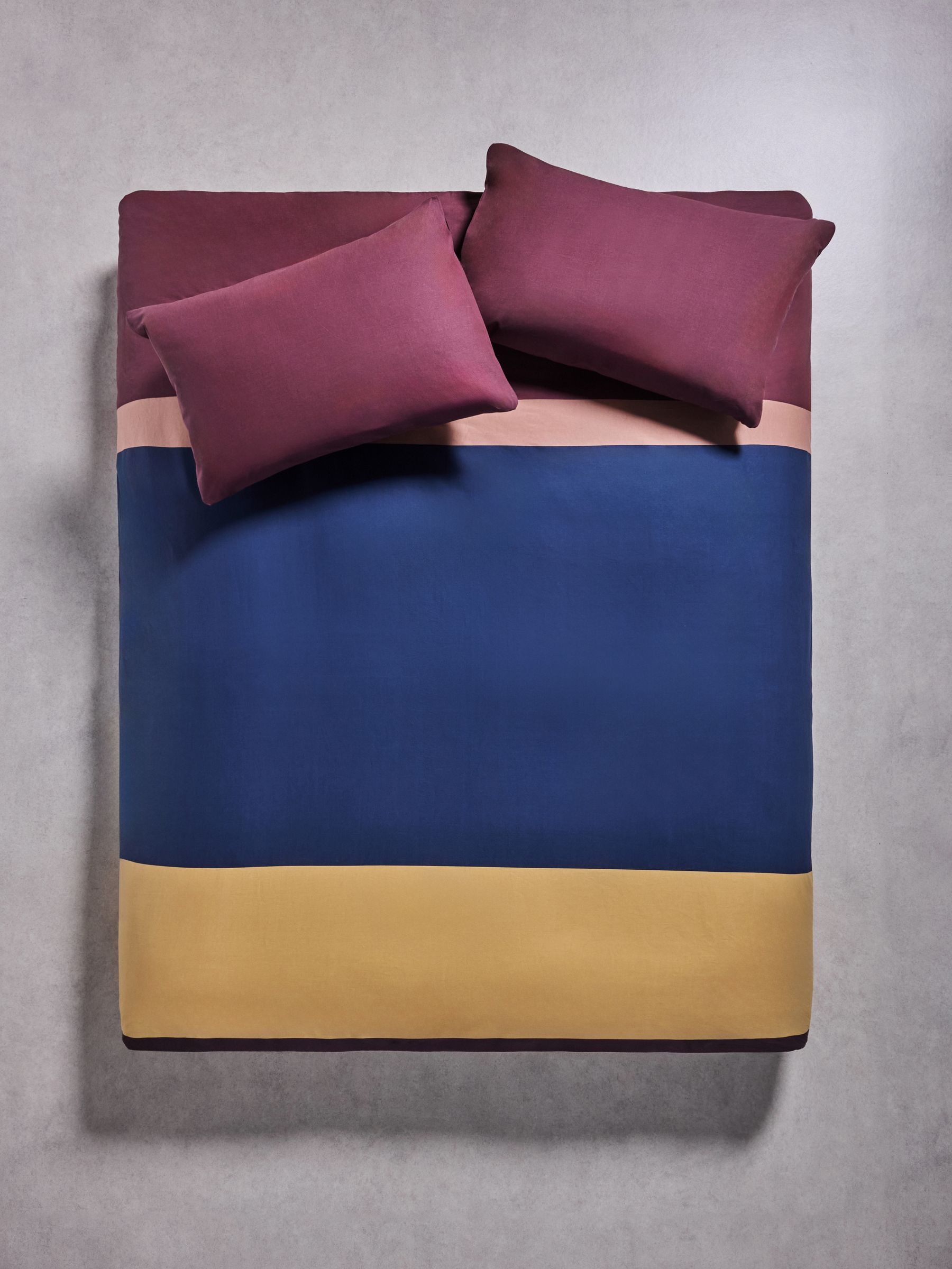 Marin 100% Cotton Duvet Cover and Pillowcase Set in Navy - Image 3 of 3