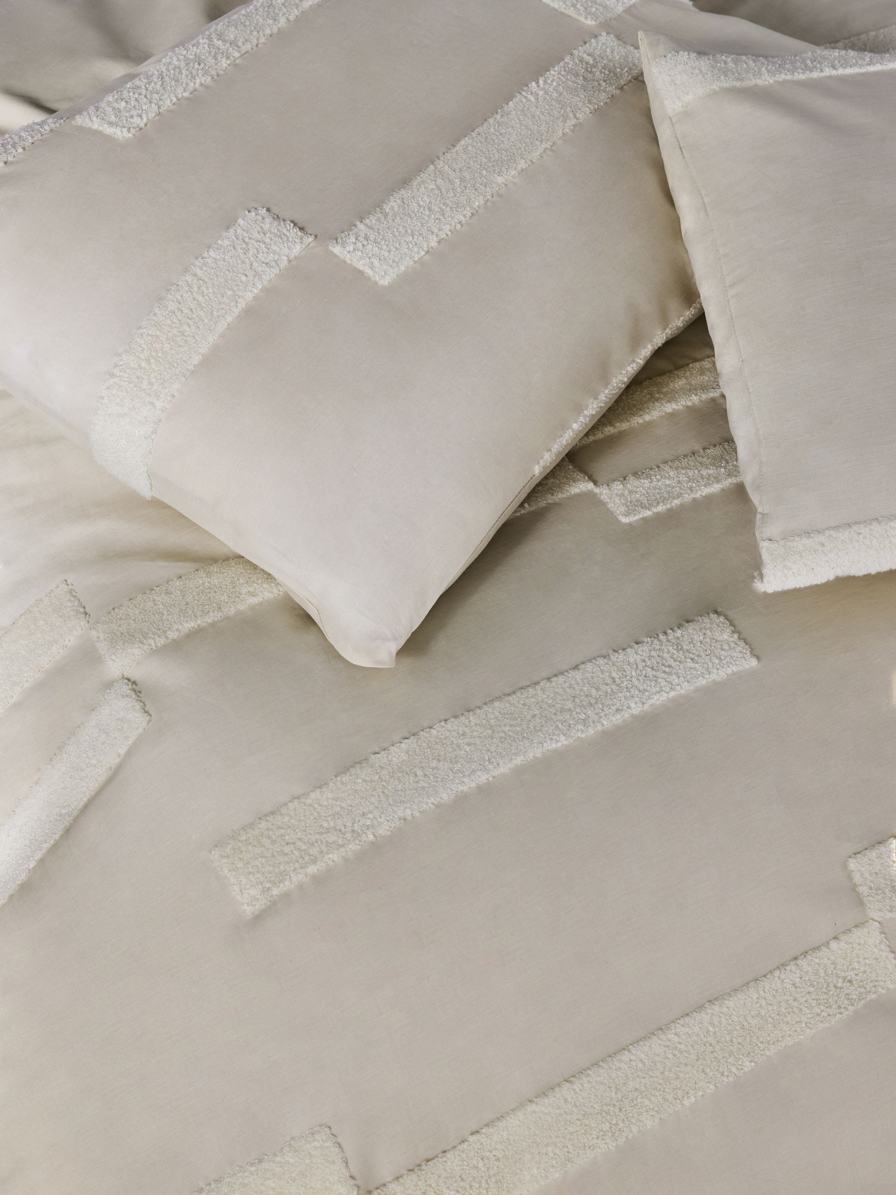 Alban Tufted 100% Cotton Duvet Cover and Pillowcase Set in Natural - Image 2 of 3