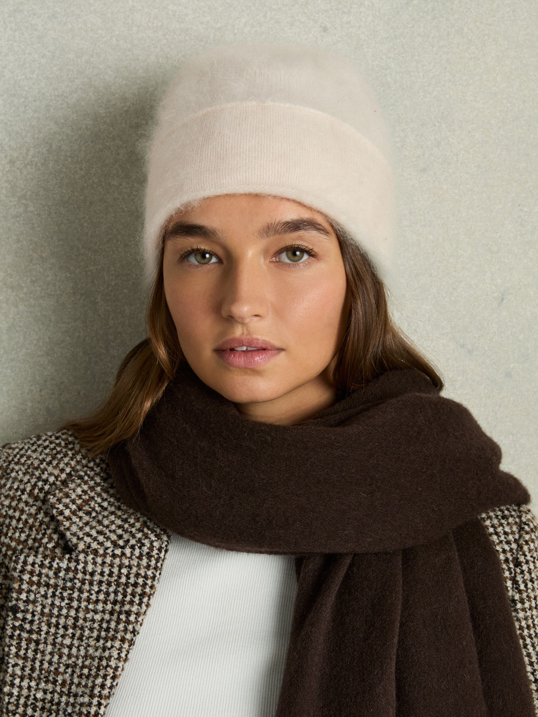 Cashmere Beanie in Cream - Image 2 of 4