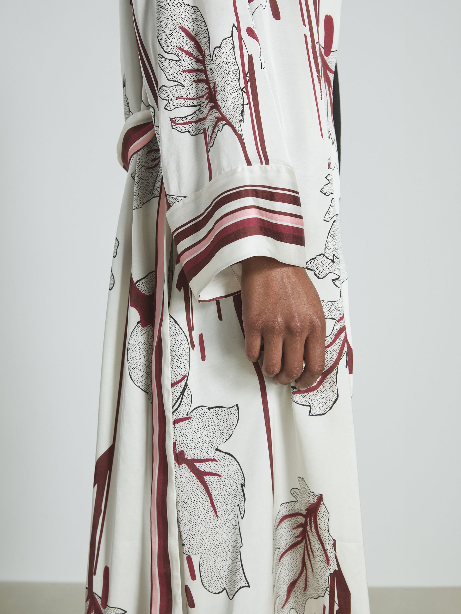 Satin Printed Robe in Ivory/Burgundy - Image 3 of 4