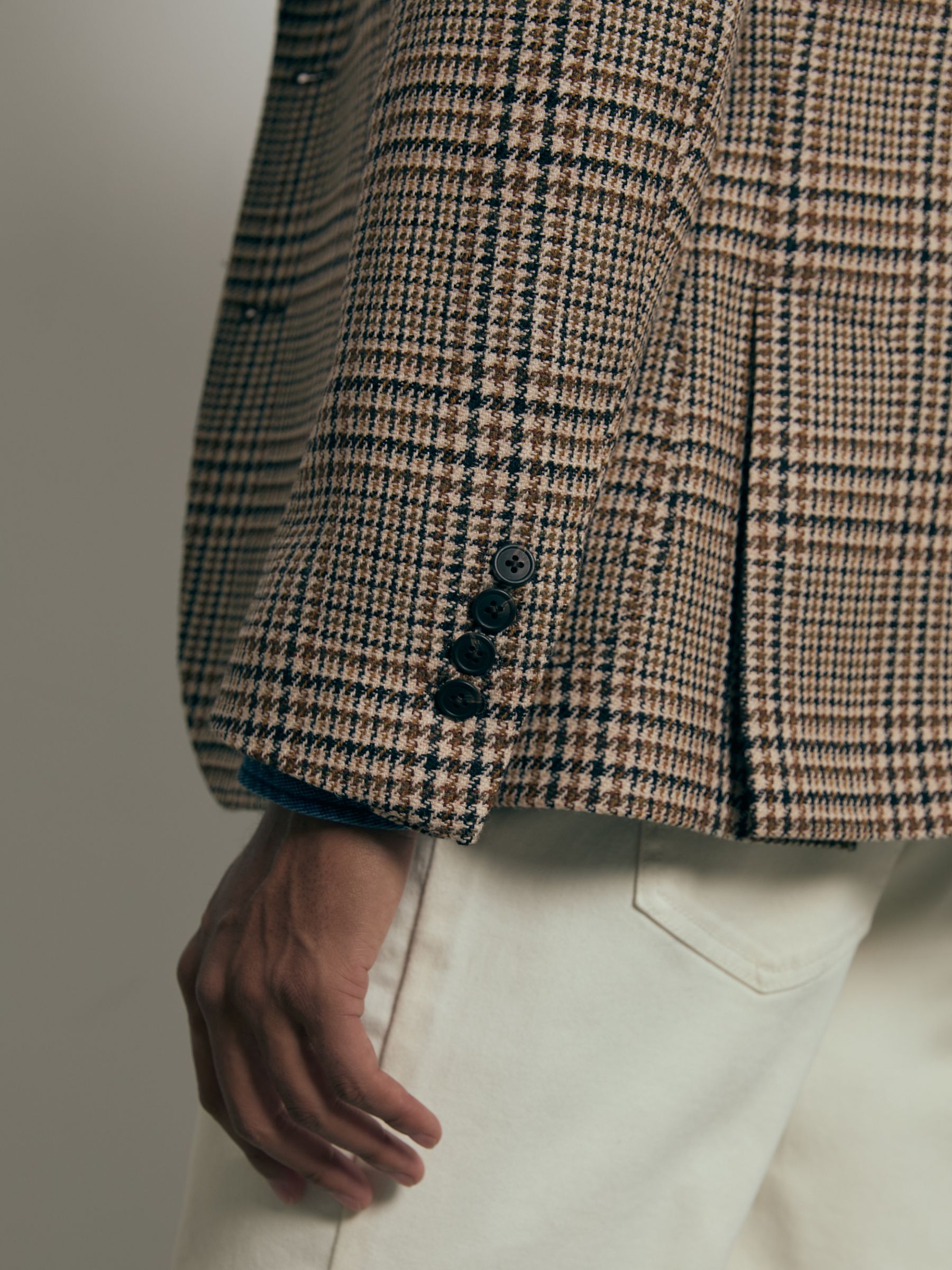 Atelier Single-Breasted Blazer in Wool Prince of Wales-Check in Brown - Image 6 of 8