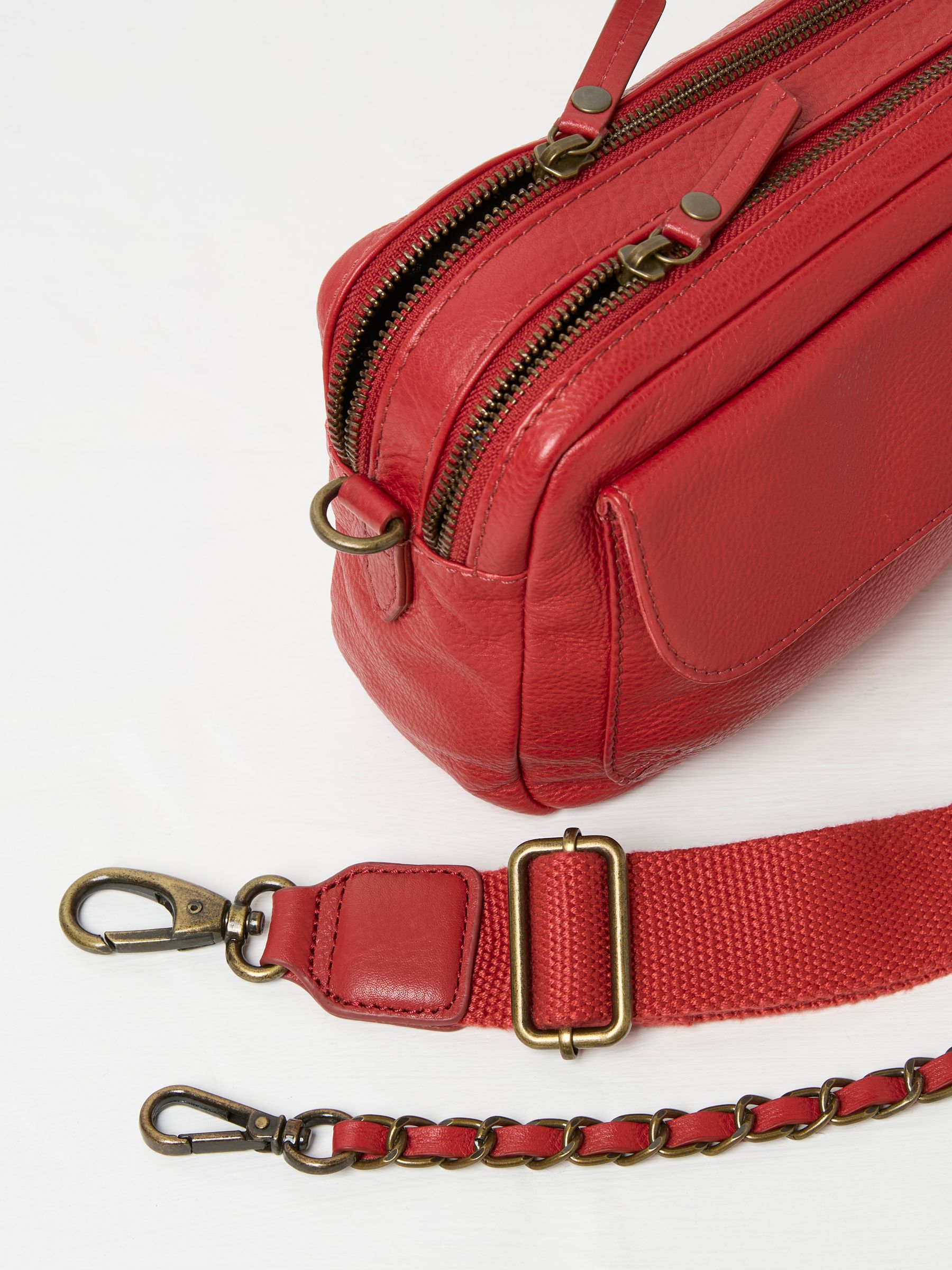 Oslo Red Camera Bag - Image 3 of 3