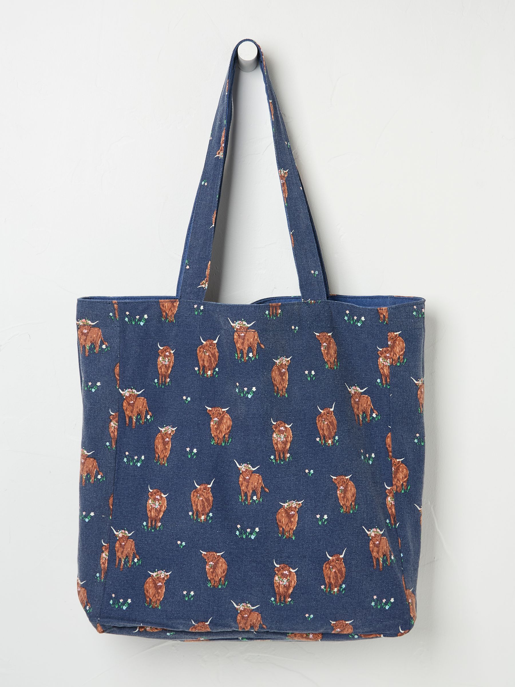Blue Hettie Highland Cow Reversible 100% Cotton Tote Bag - Image 2 of 2