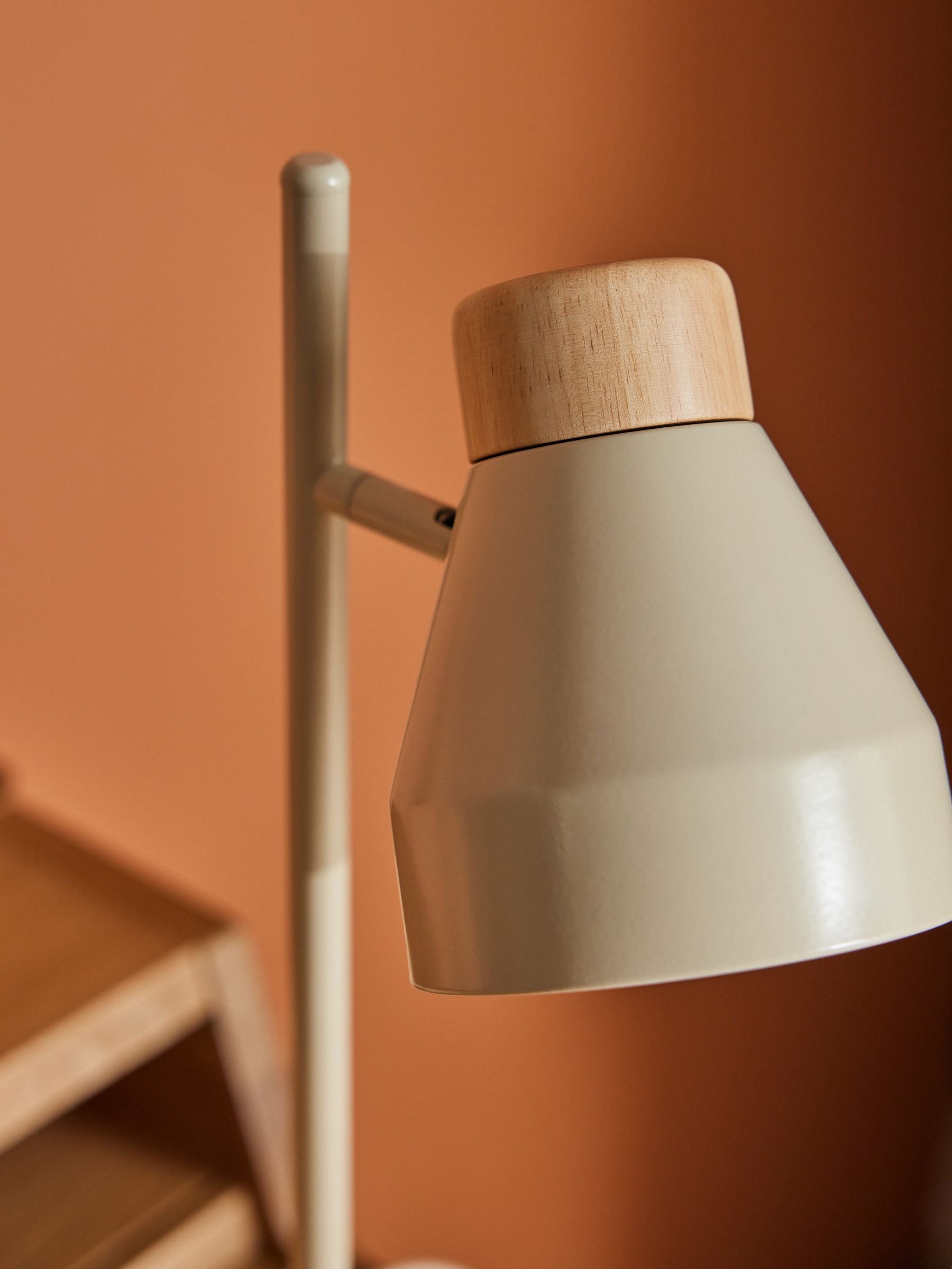 Albert Table Lamp in Cream - Image 2 of 3