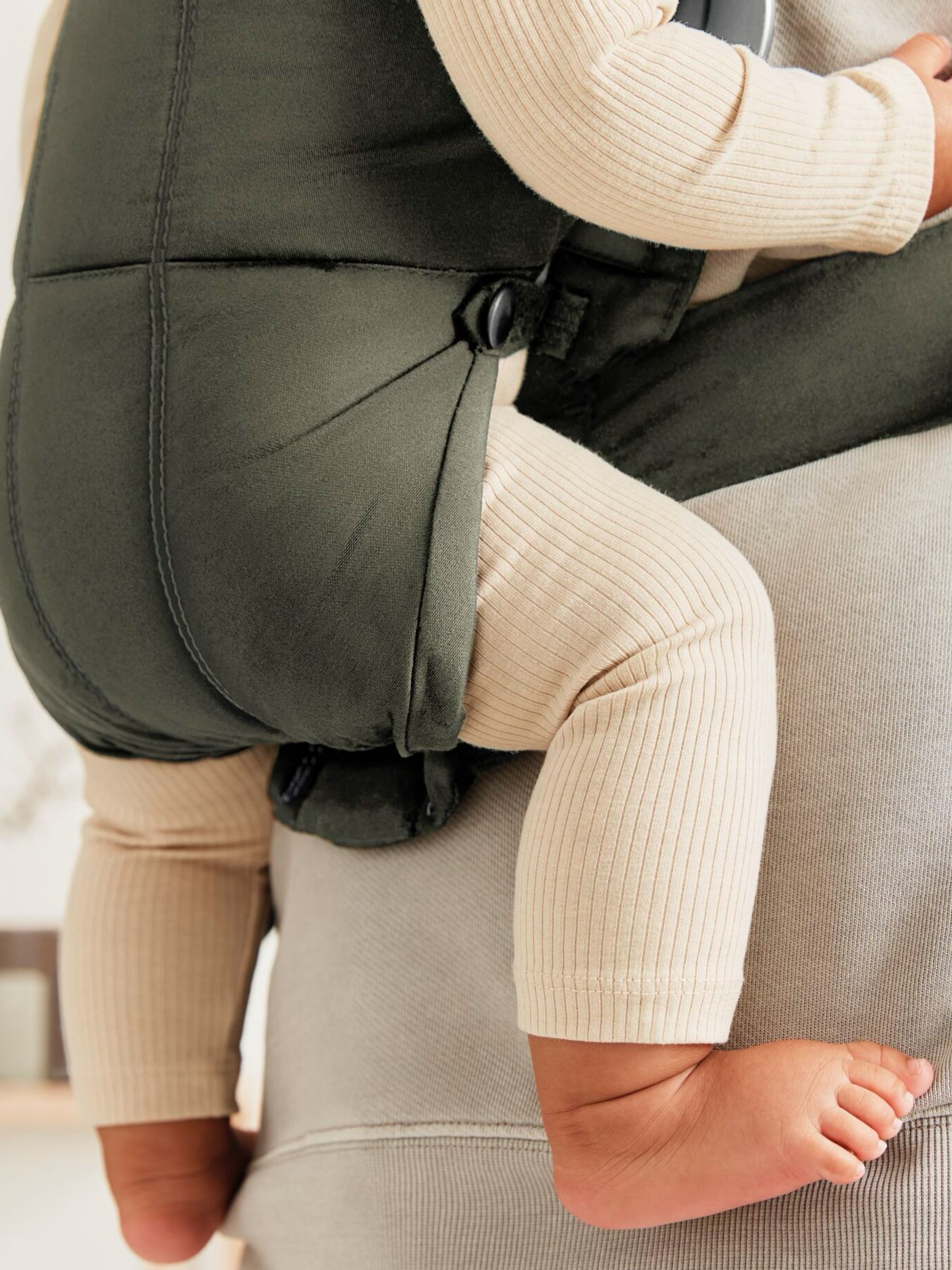 BabyBjörn Dark Green Baby Carrier Mini Woven - Image 6 of 6