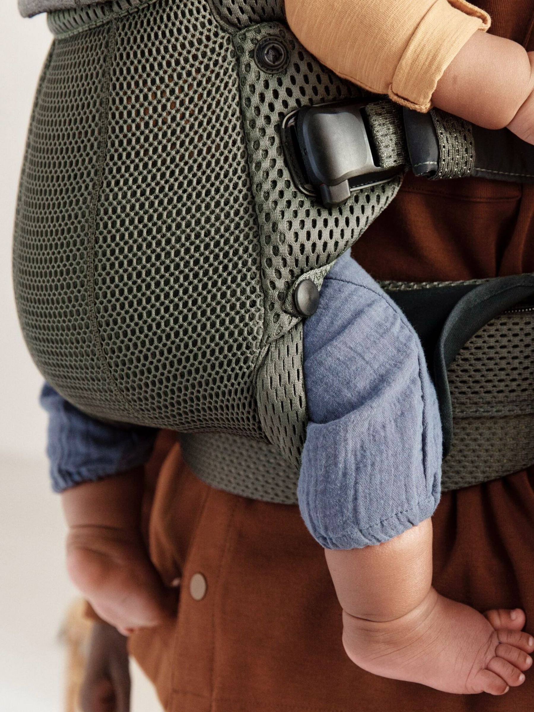 BabyBjörn Mesh Green Baby Carrier Harmony 3D - Image 4 of 6
