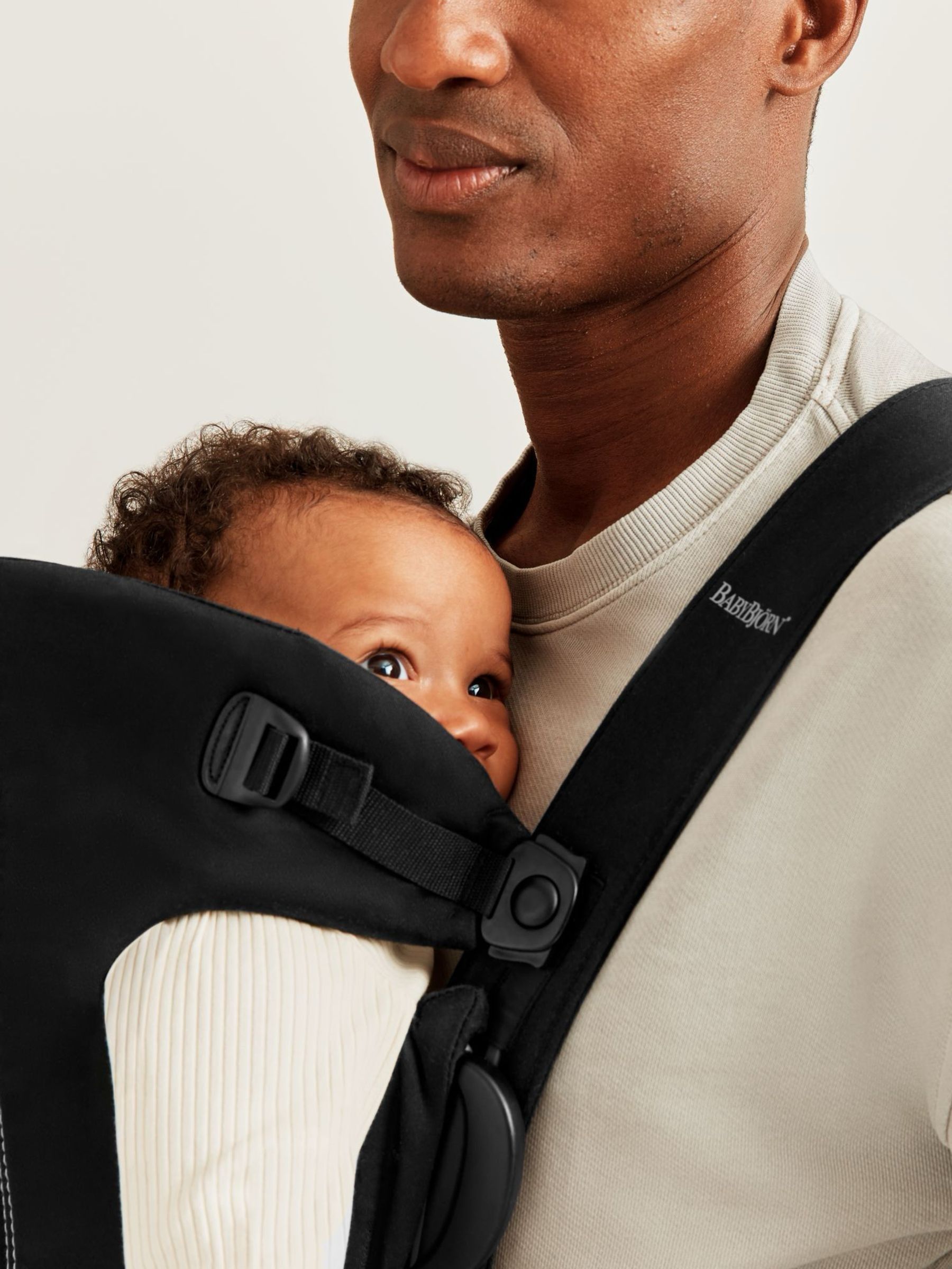 BabyBjörn Black Baby Carrier Mini Woven - Image 3 of 6