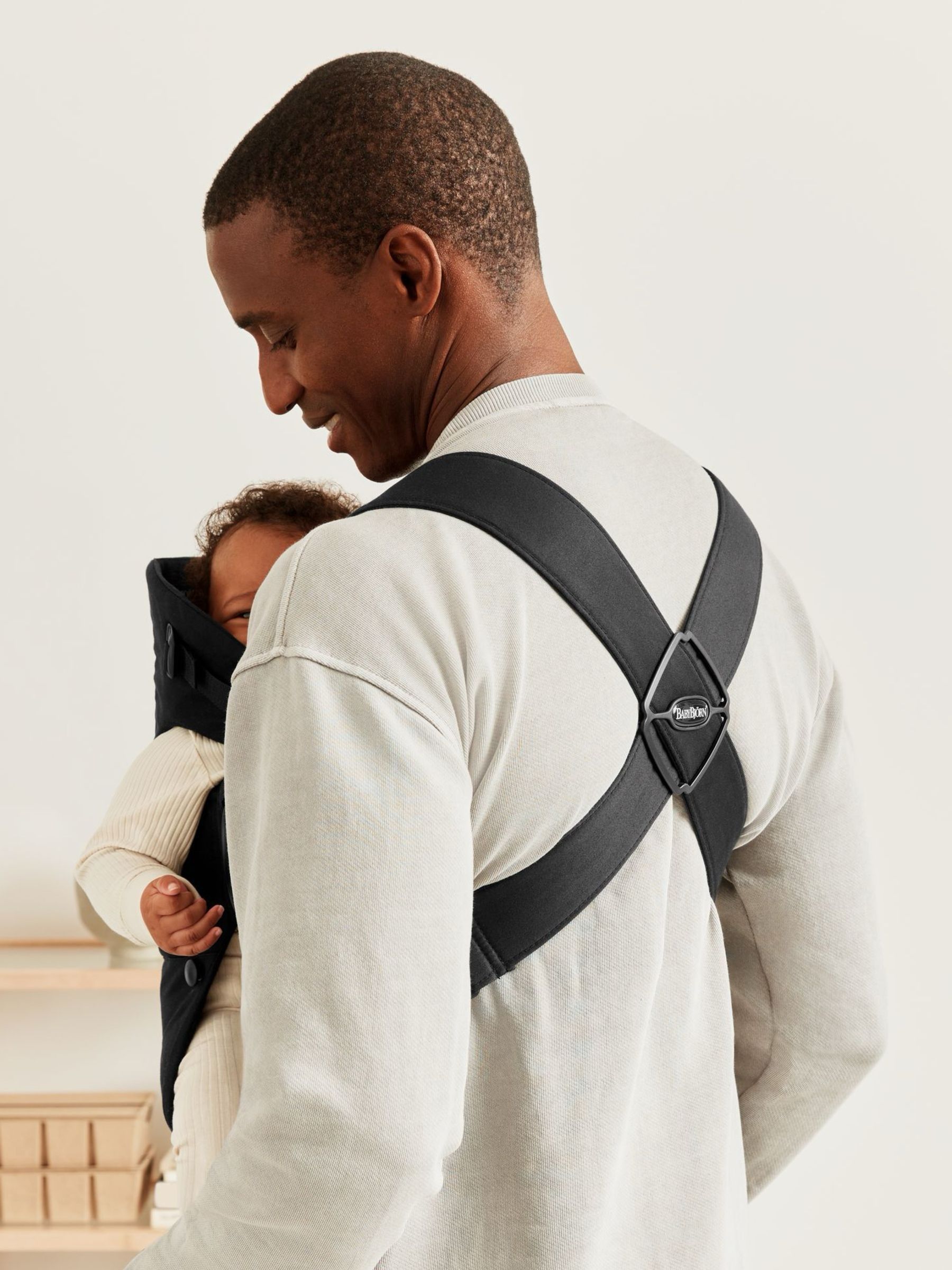 BabyBjörn Black Baby Carrier Mini Woven - Image 5 of 6