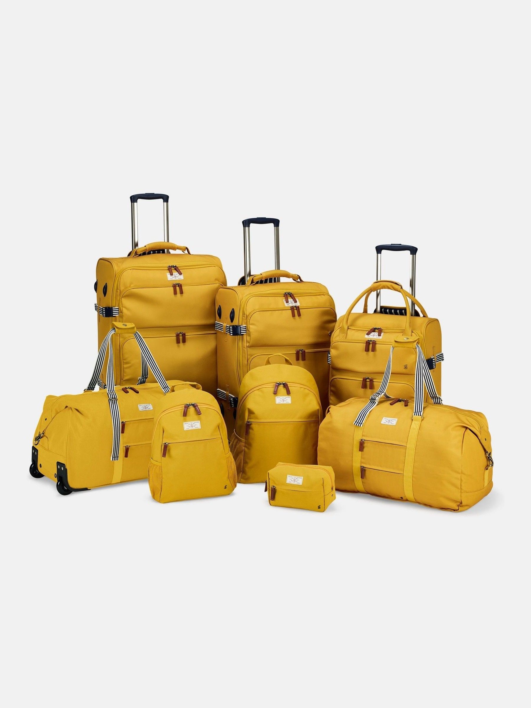 Coast Antique Gold Cabin 4 Wheel Soft Suitcase - Image 10 of 10