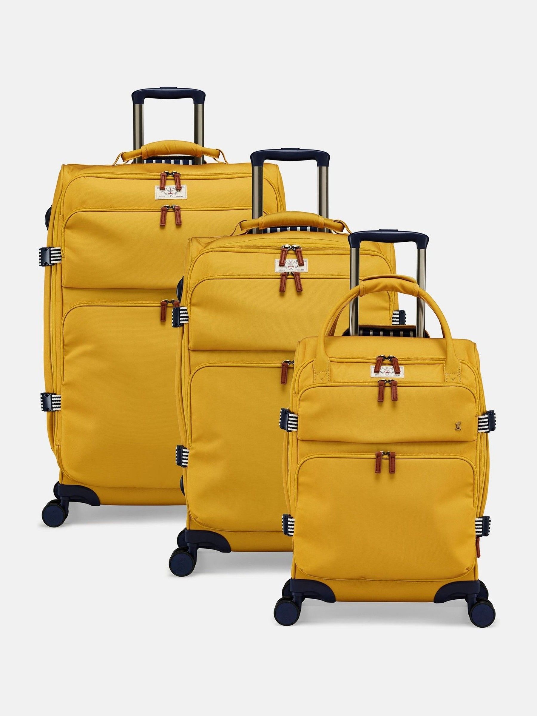 Coast Antique Gold Cabin 4 Wheel Soft Suitcase - Image 7 of 10
