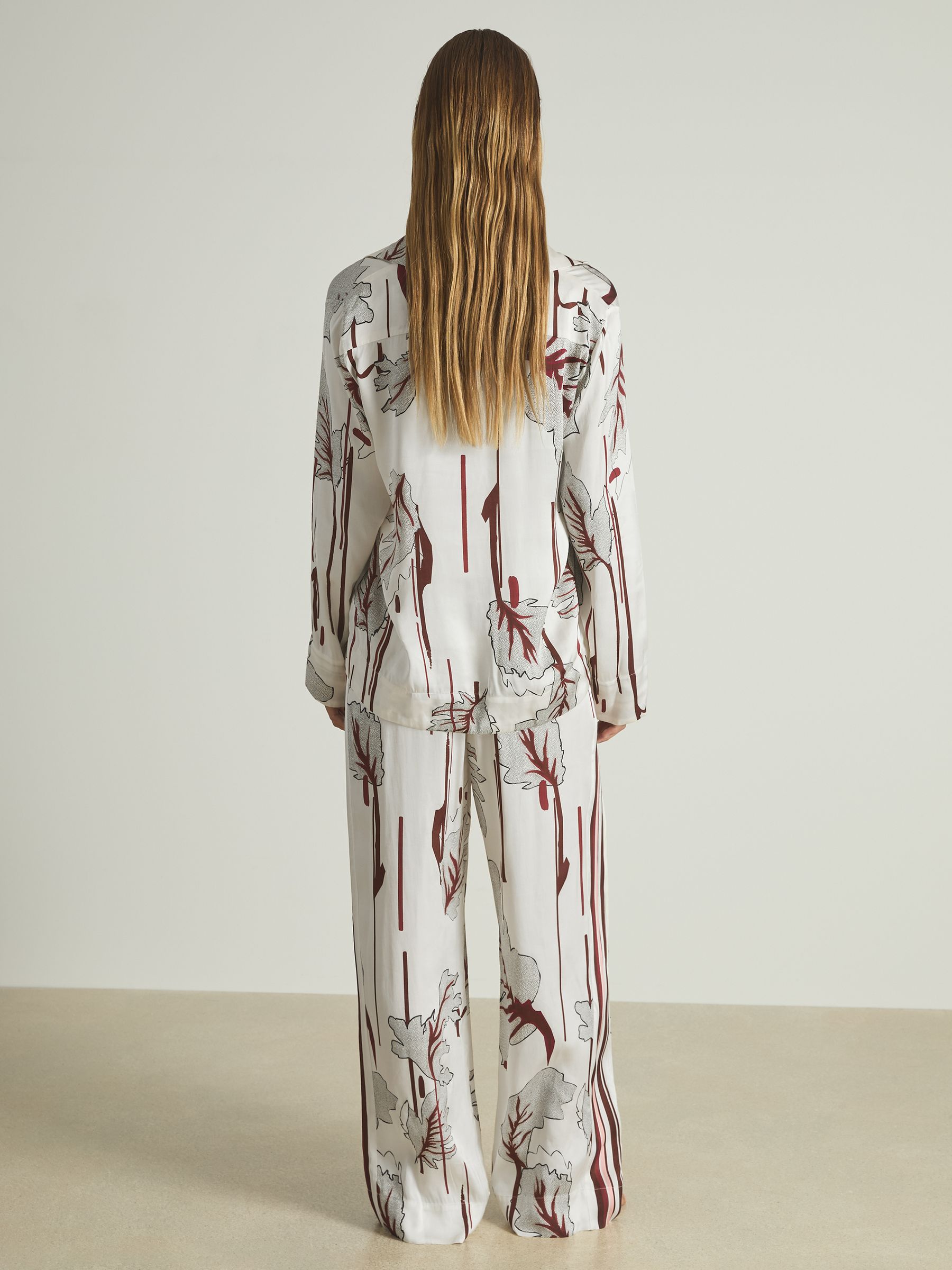 Satin Printed Pyjama Set in Ivory/Burgundy - Image 5 of 6