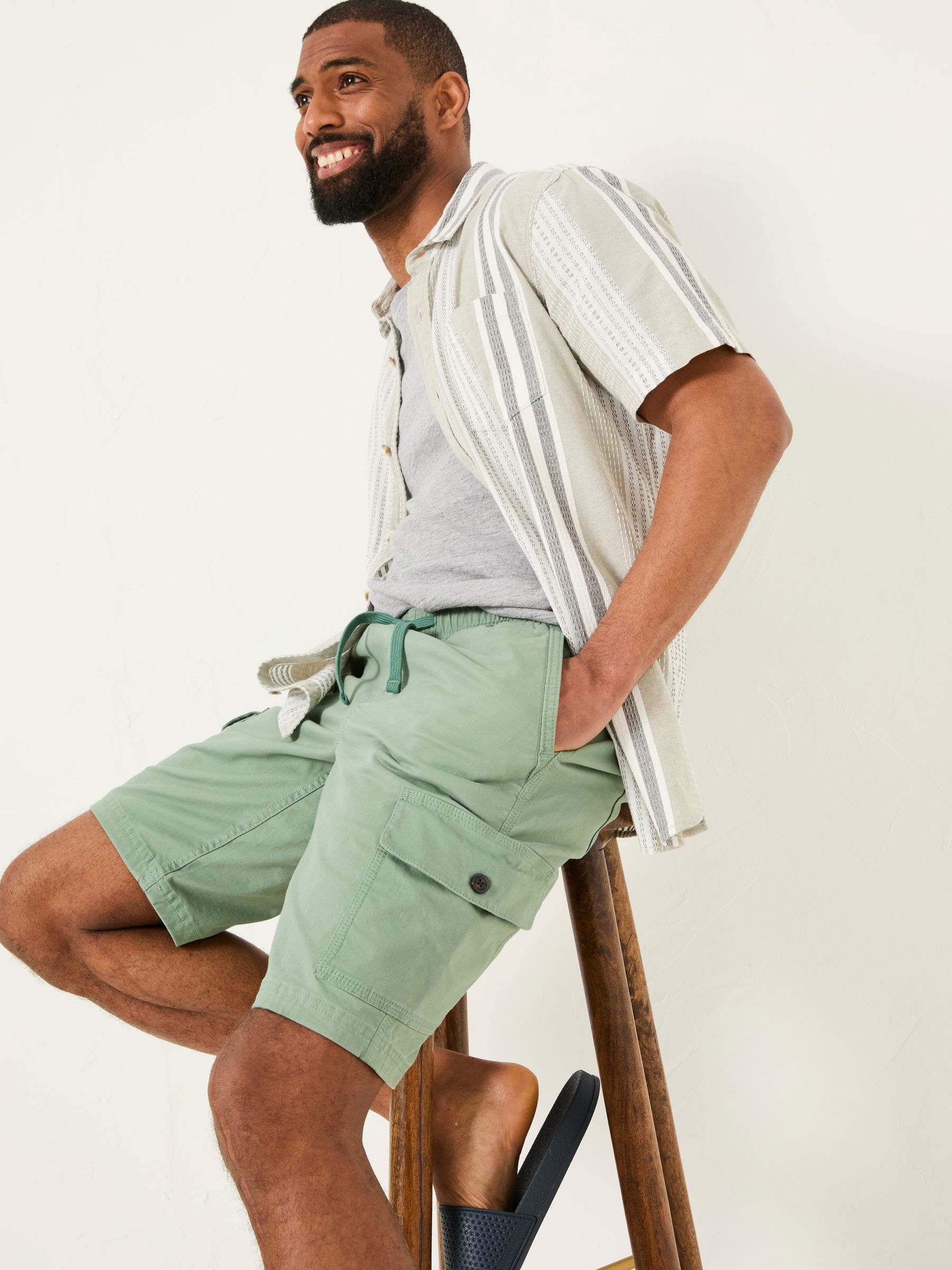 Tenby Green Pull On Cargo Shorts - Image 3 of 5