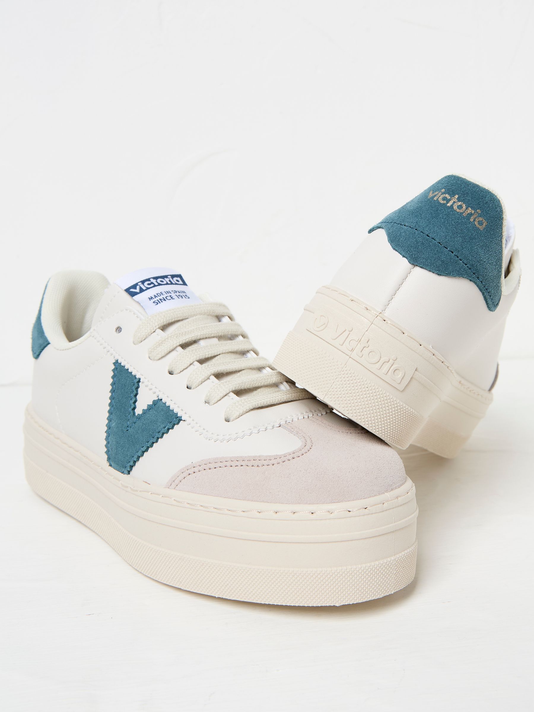 Victoria Barcelona Ciclista Piel White & Blue Trainers - Image 2 of 3