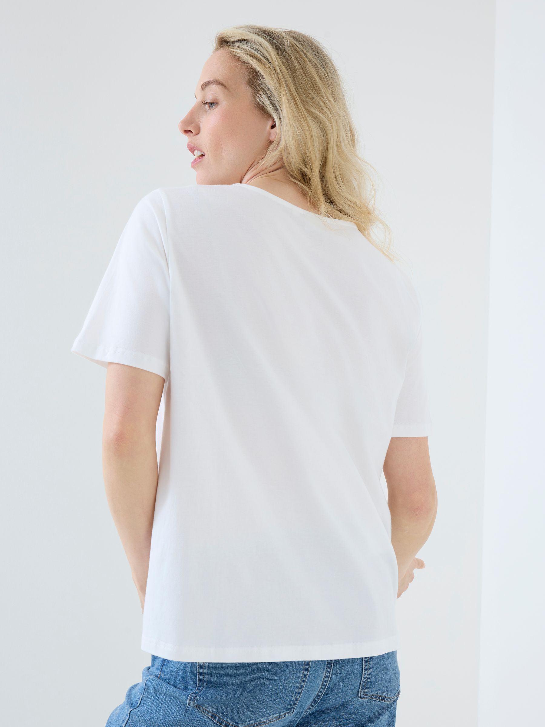 White Oversized Boyfriend Maternity T-Shirt - Image 5 of 5