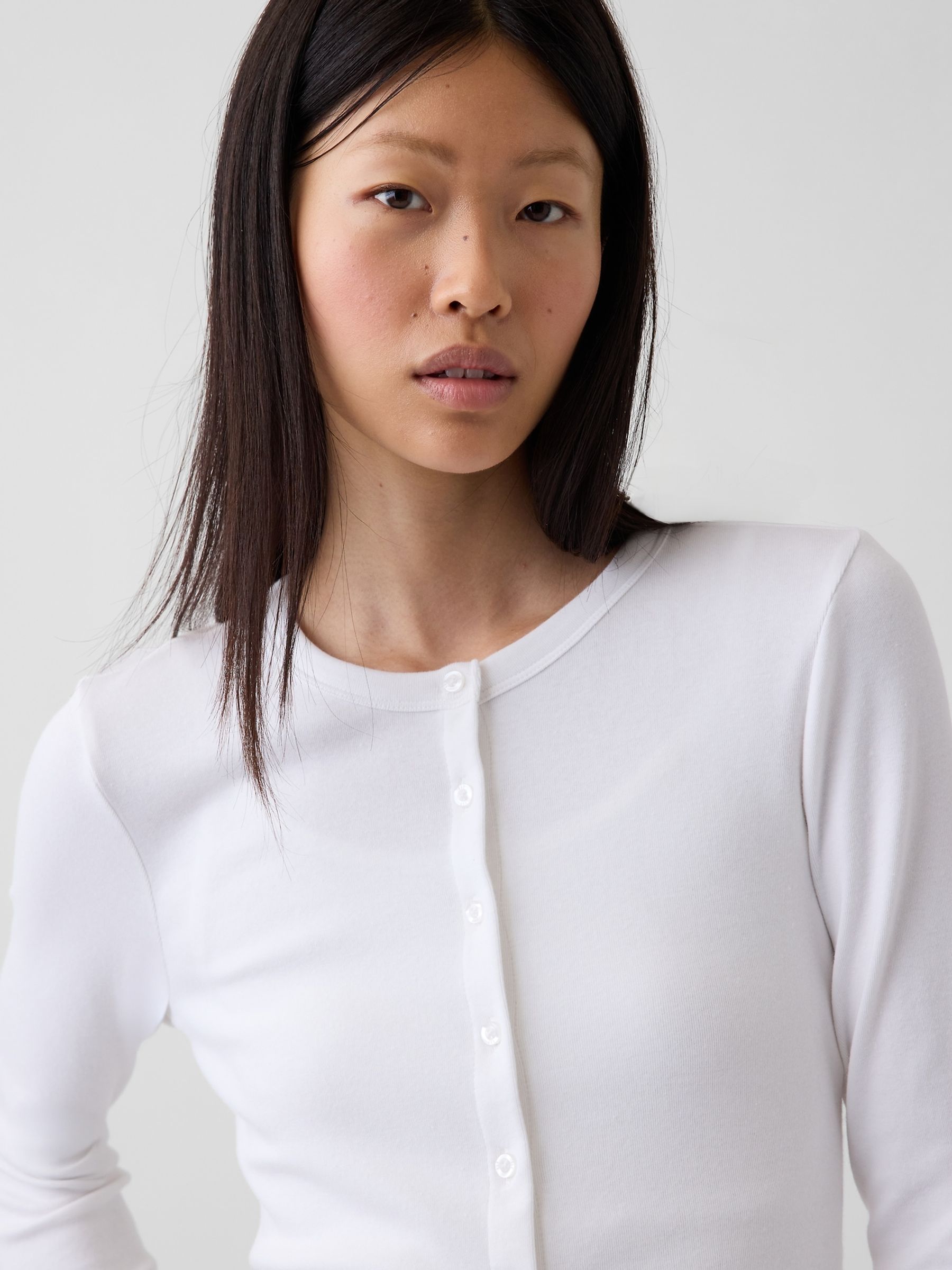 White Modern Crew Neck Cardigan - Image 4 of 4 White Modern Crew Neck Cardigan - Image 4 of 4