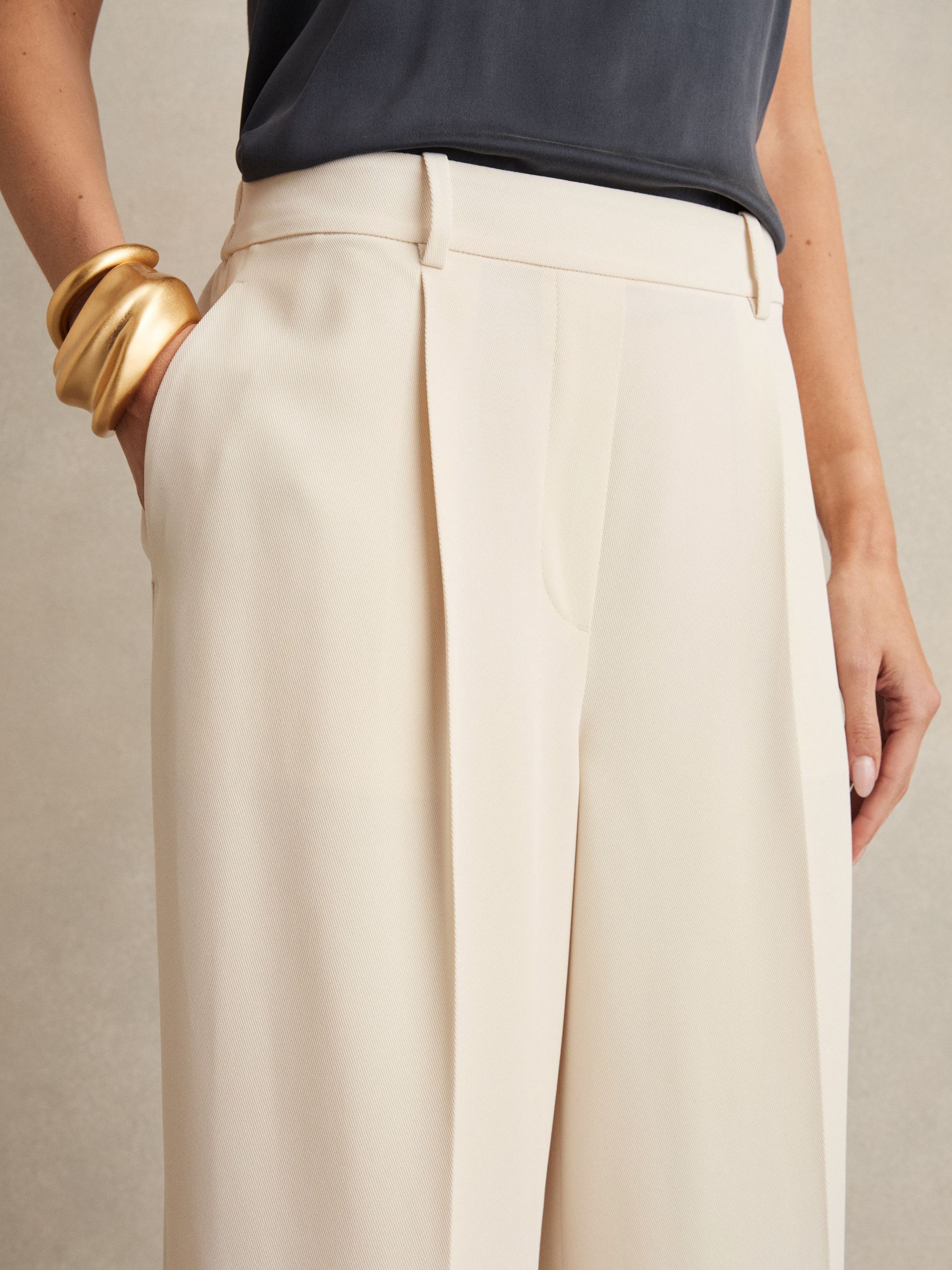 Petite Elasticated-Waist Wide-Leg Twill Trousers in Cream - Image 4 of 7