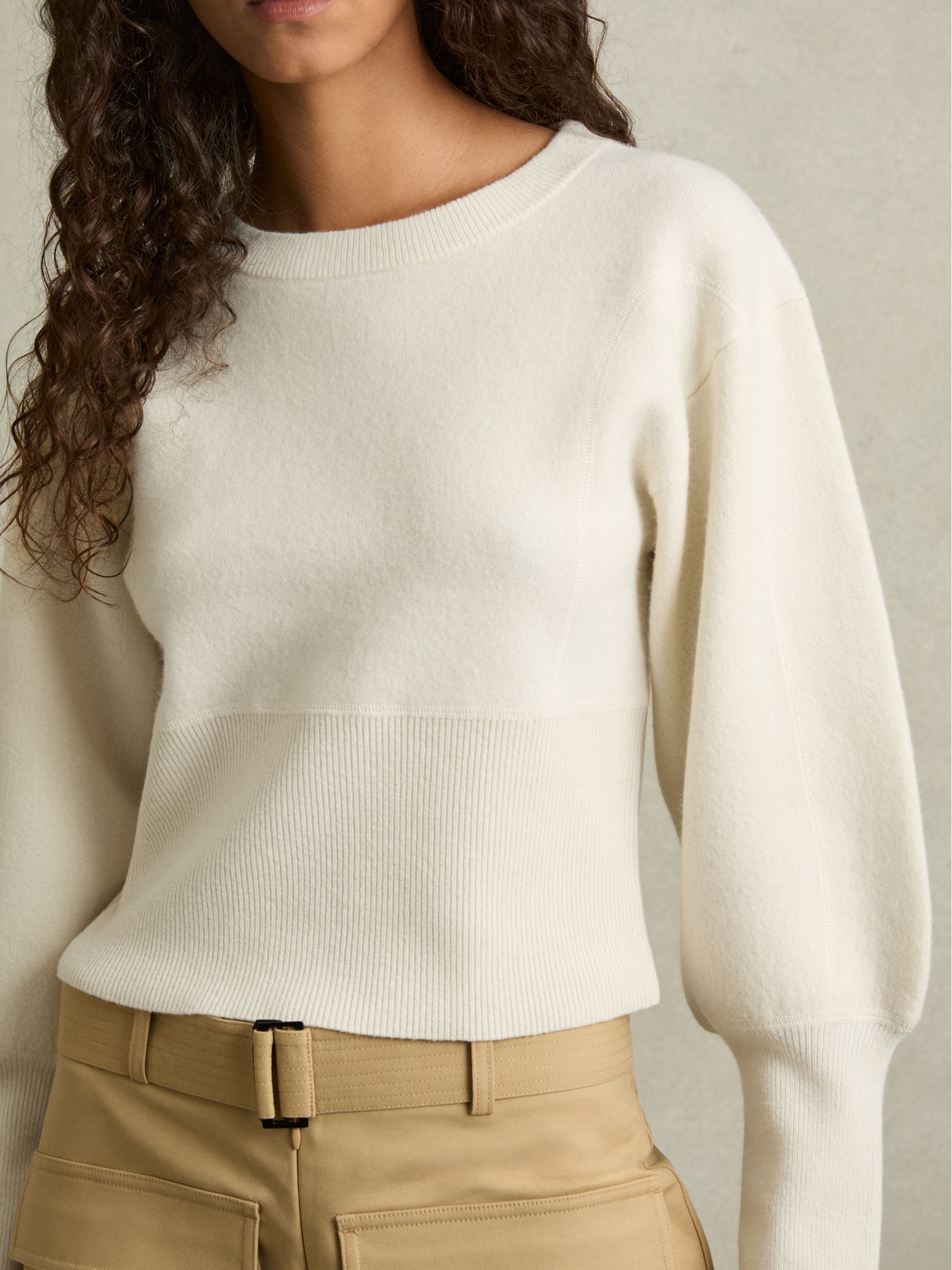 Wool-Blend Balloon-Sleeve Cropped Jumper in Cream - Image 4 of 7
