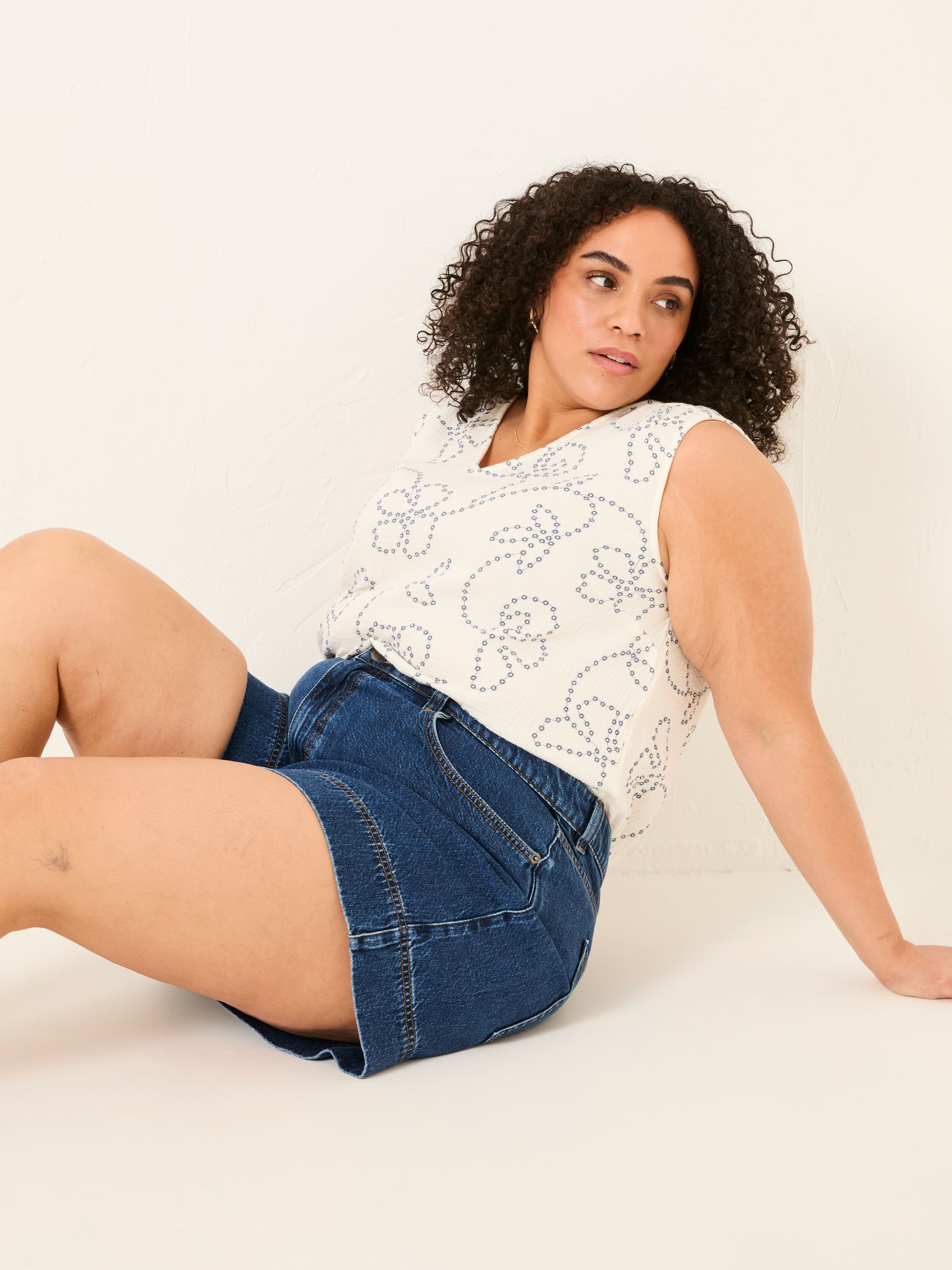 Broadway Denim Vintage 100% Cotton Denim Shorts - Image 8 of 9