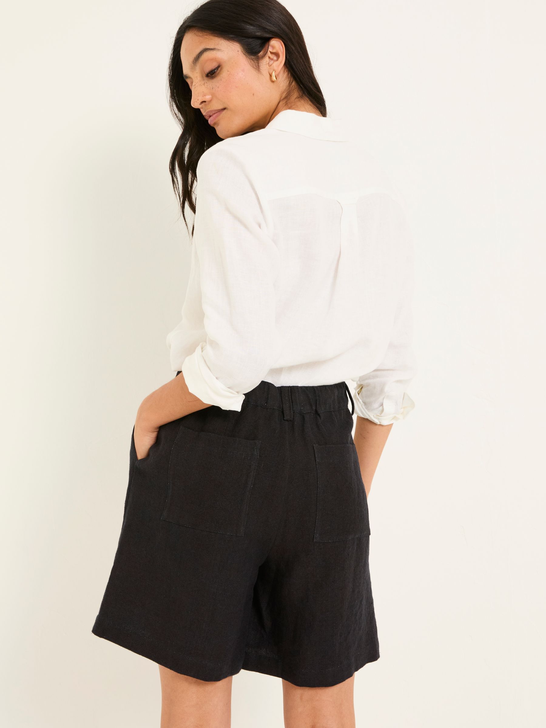 Nell Black Linen Shorts - Image 2 of 6