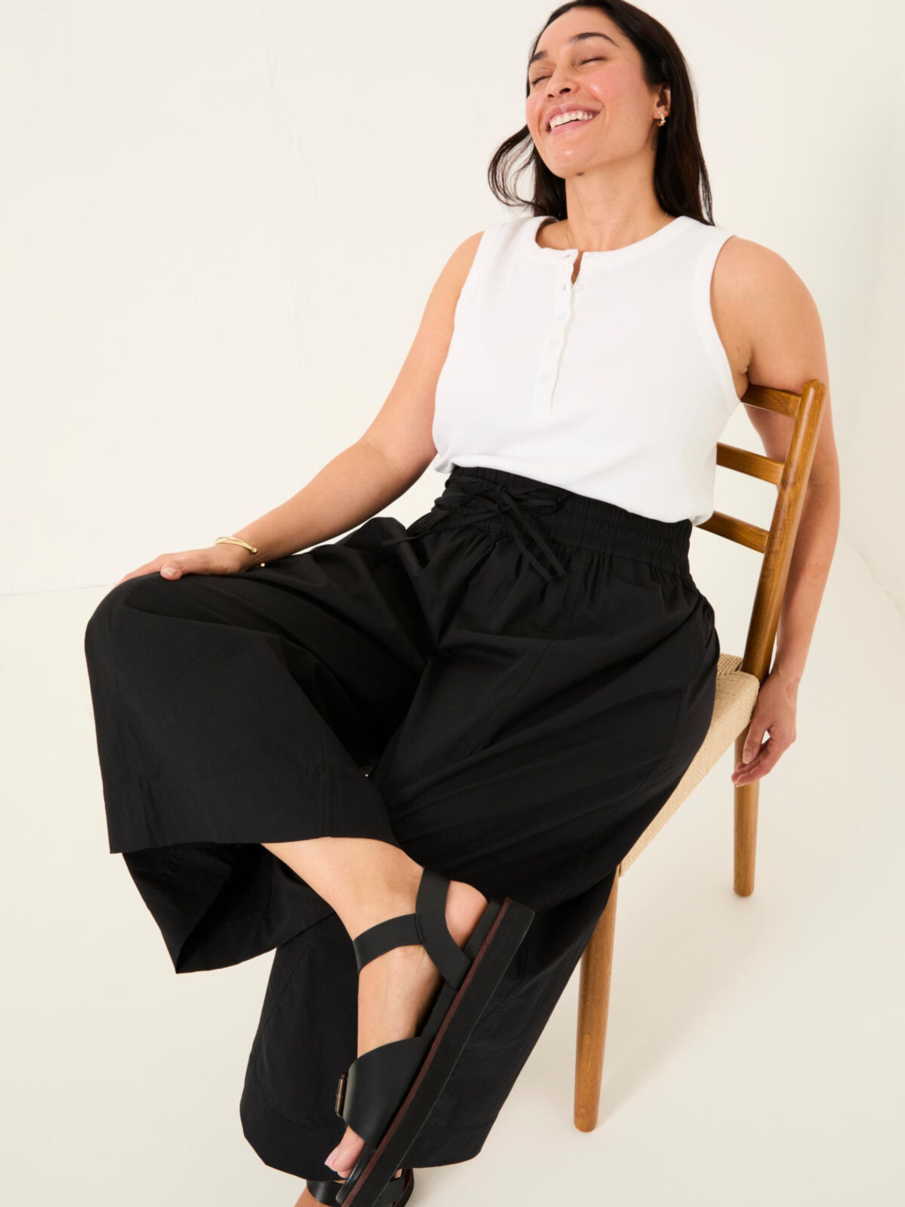Aubrey Black Wide Leg Crop Trouser - Image 4 of 6