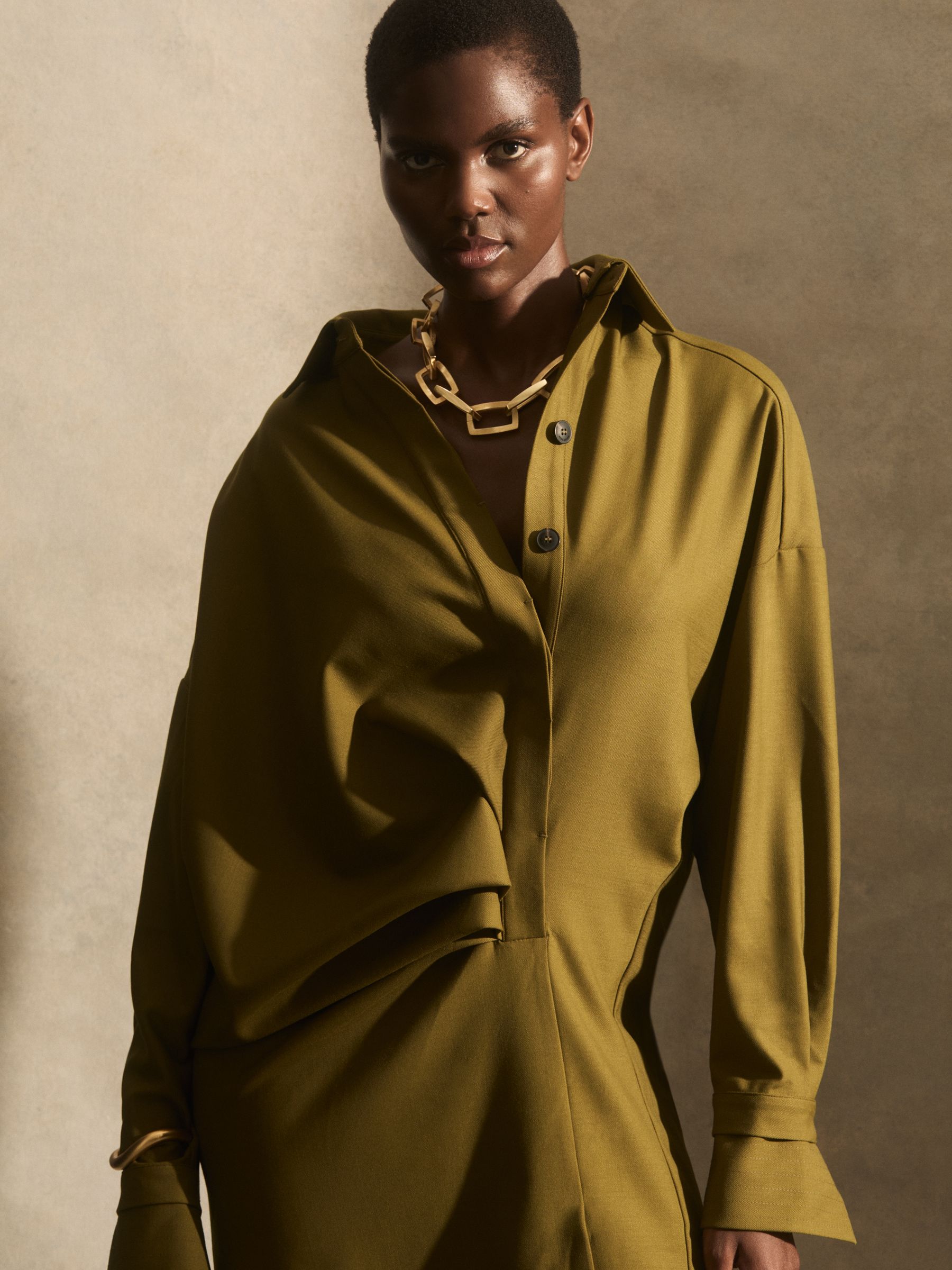 Geometric Chain Necklace in Gold Tone - Image 2 of 7