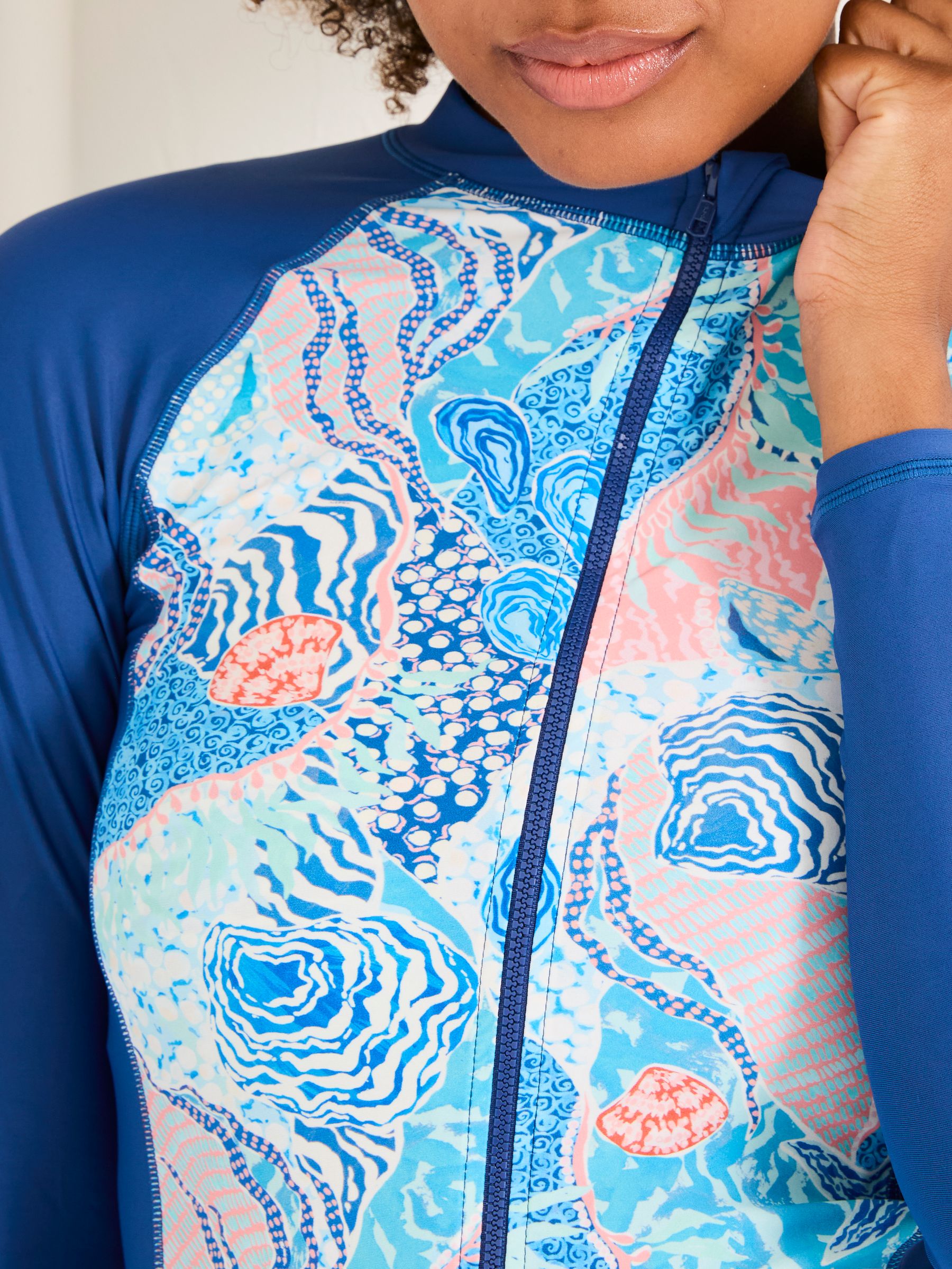 Multi MCS Rash Vest - Image 5 of 6