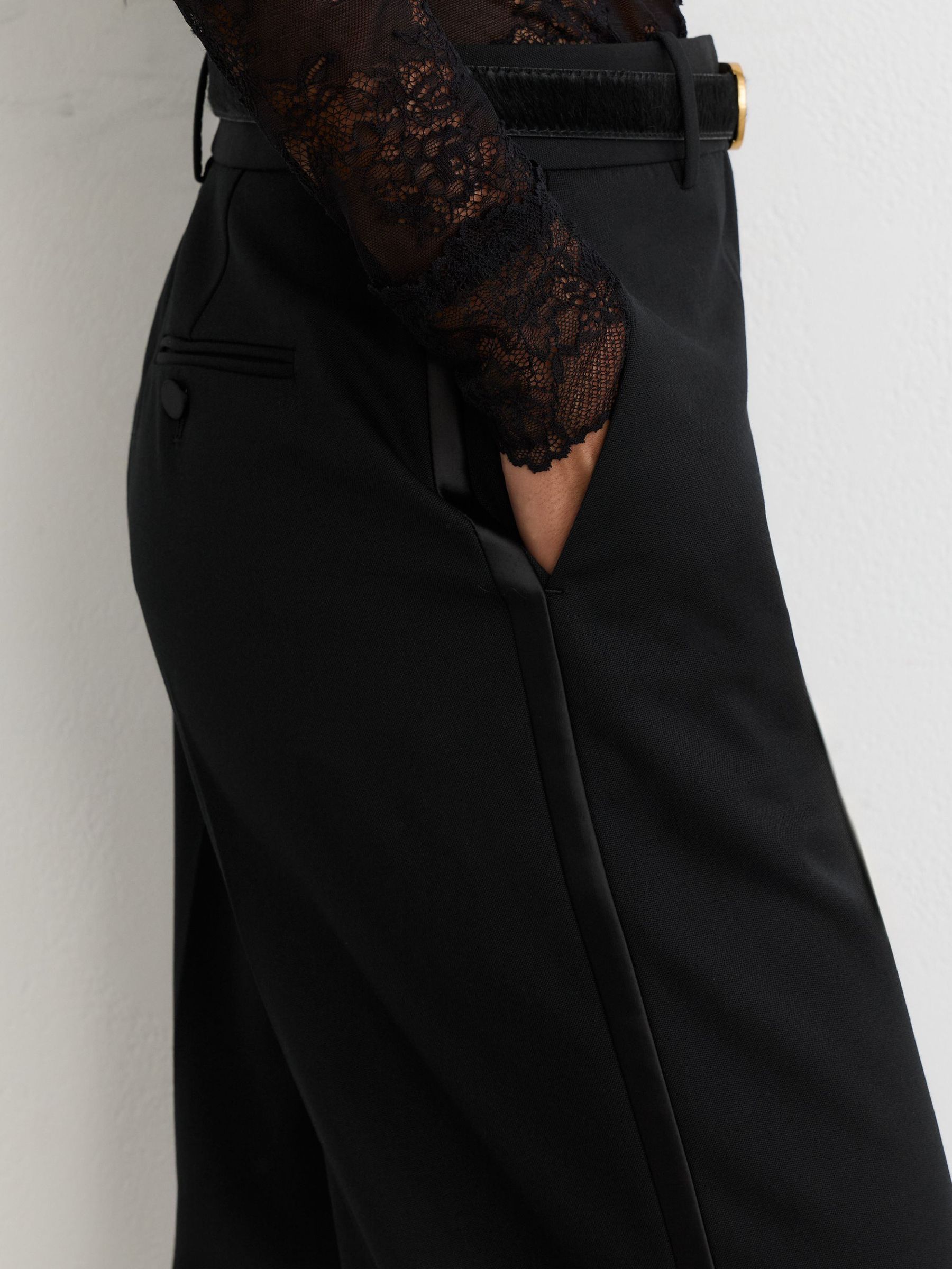 Petite Wool-Blend Wide-Leg Tuxedo Trousers in Black - Image 4 de 8