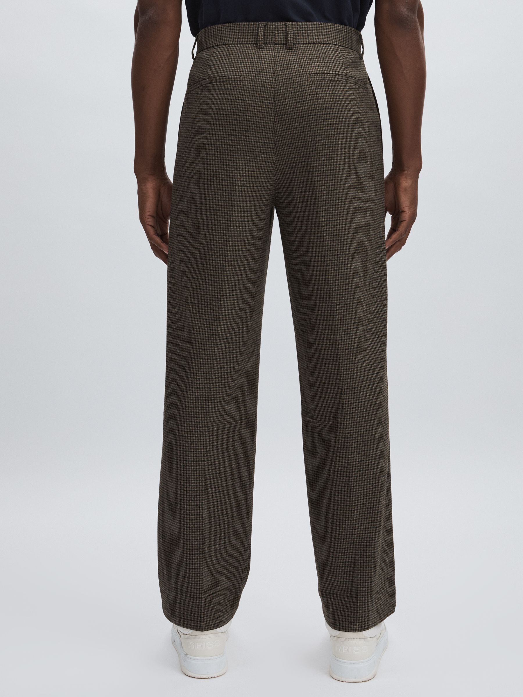 Les Deux Slim-Fit Pleated Brown Check Suit Trousers in Brown Check - Image 5 of 5