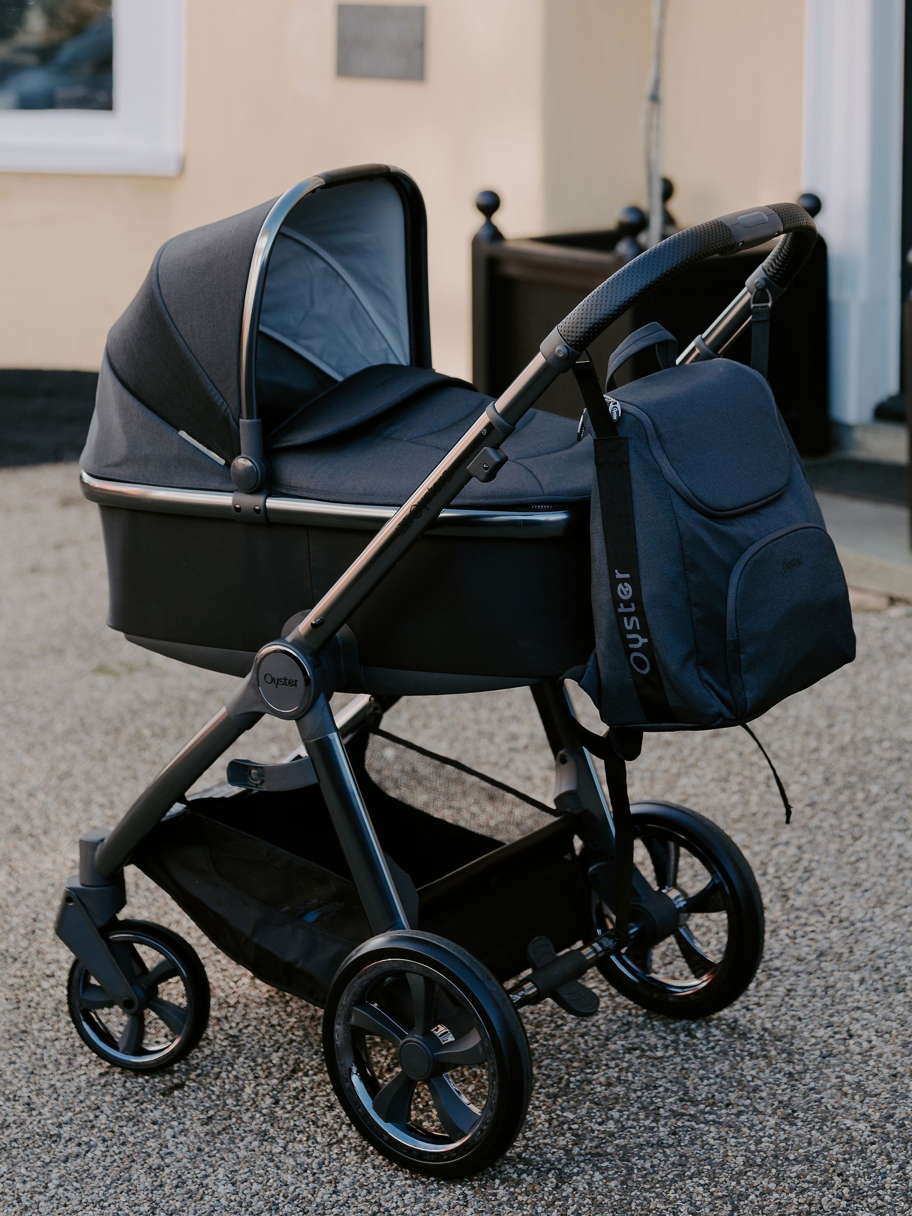 Oyster 3 Carbonite Luxury 7 Piece Bundle with Capsule Car Seat & Base - Image 1 of 6