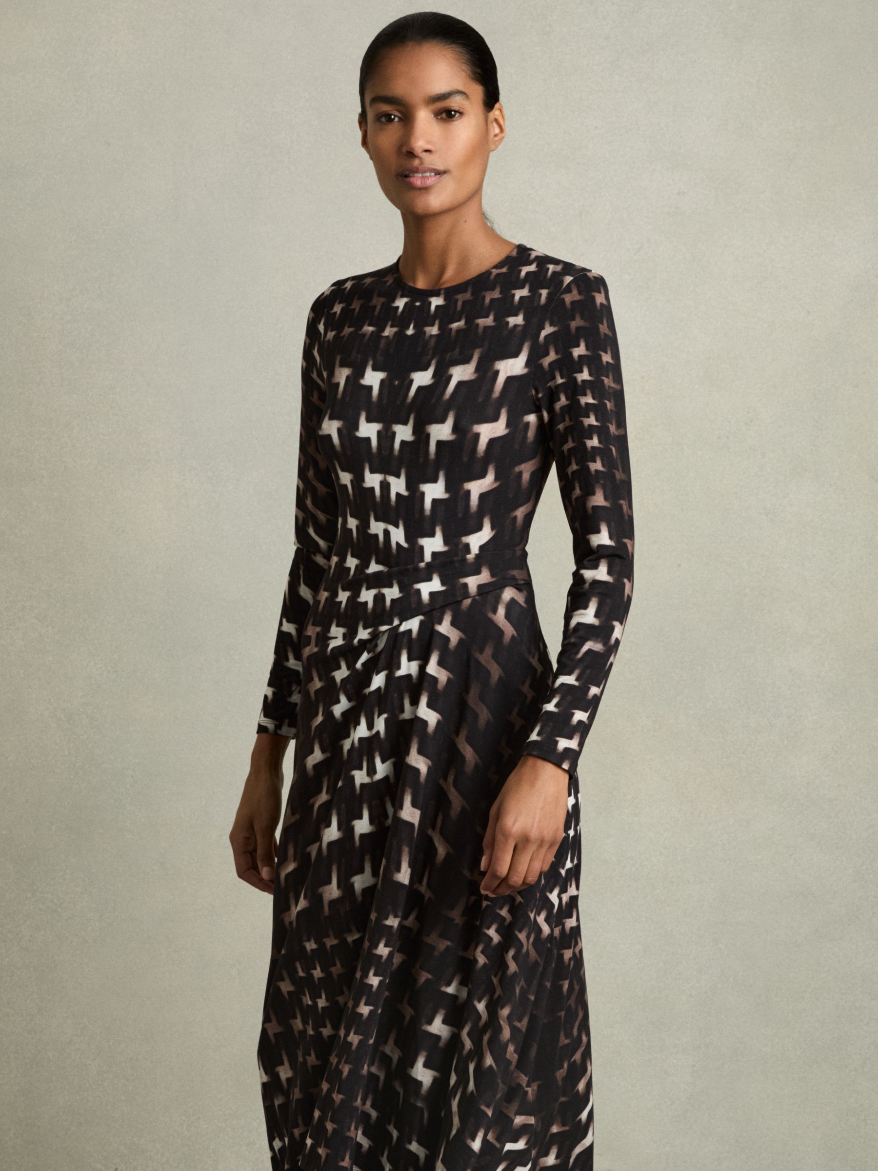Houndstooth-Print Ruched Midi Dress in Black - Image 3 of 6