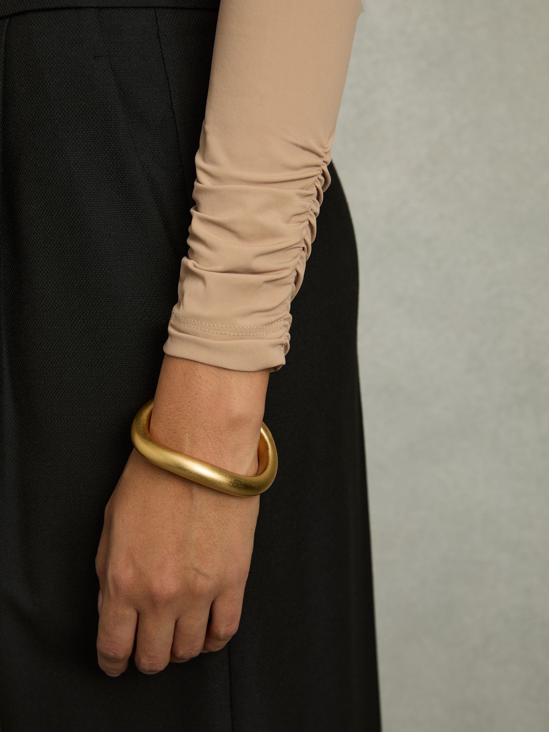 Jersey-Stretch Ruched Cropped Top in Sand - Image 5 of 6