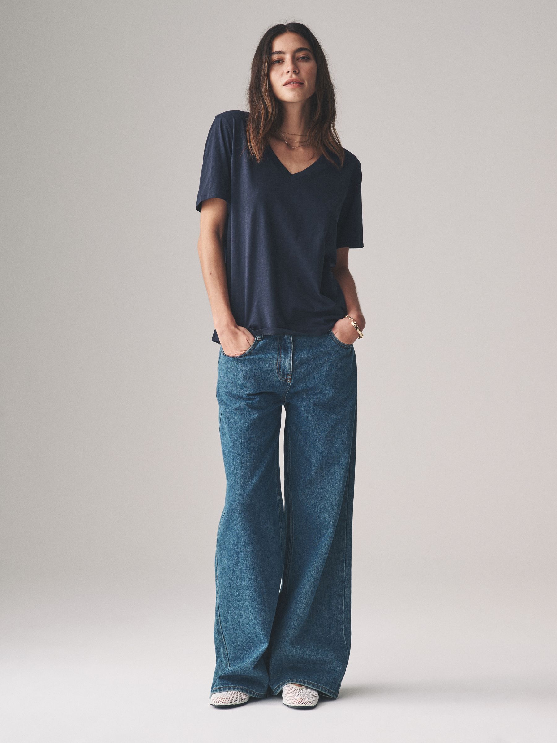 3 Pack V-Neck T-Shirts - Image 3 of 6